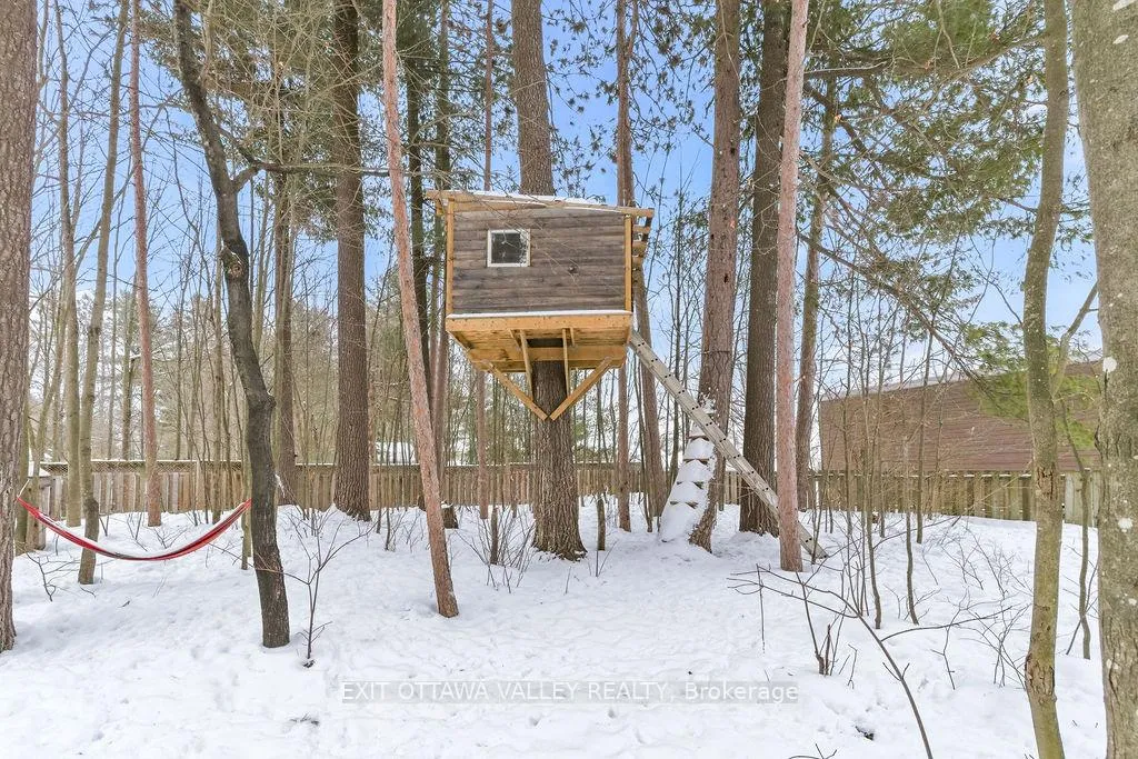 Photo 26 of 16 Heritage Drive, Petawawa — HOMEH