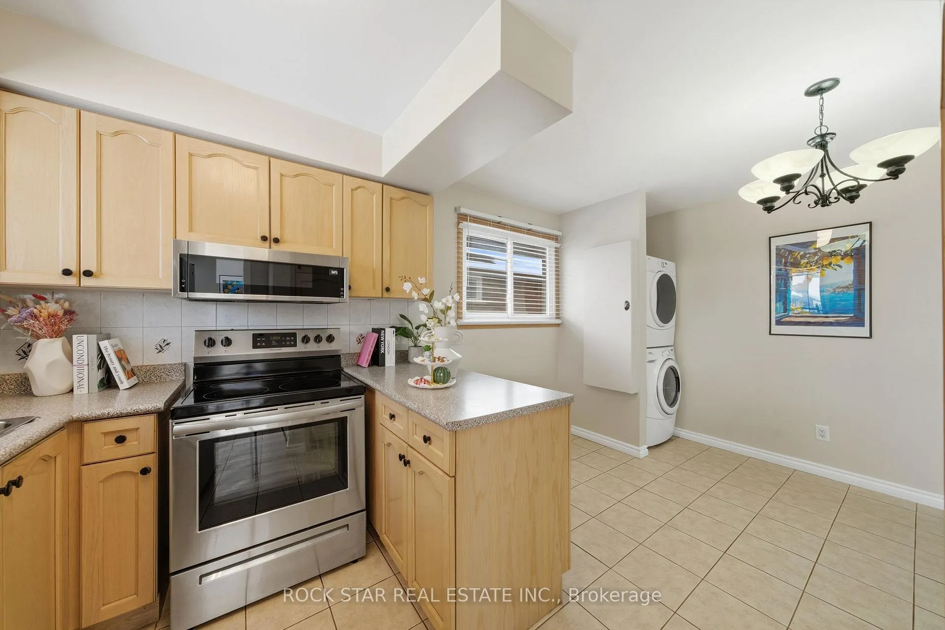 Photo 7 of Unit MAIN, 60 Champlain Avenue, Hamilton, Greenford — HOMEH