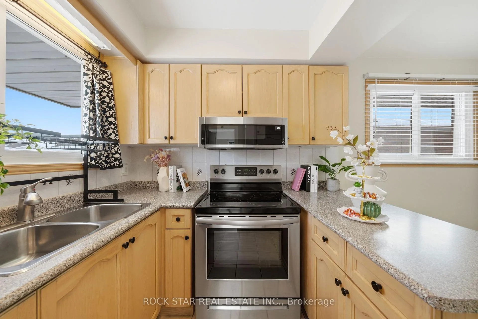Photo 8 of Unit MAIN, 60 Champlain Avenue, Hamilton, Greenford — HOMEH