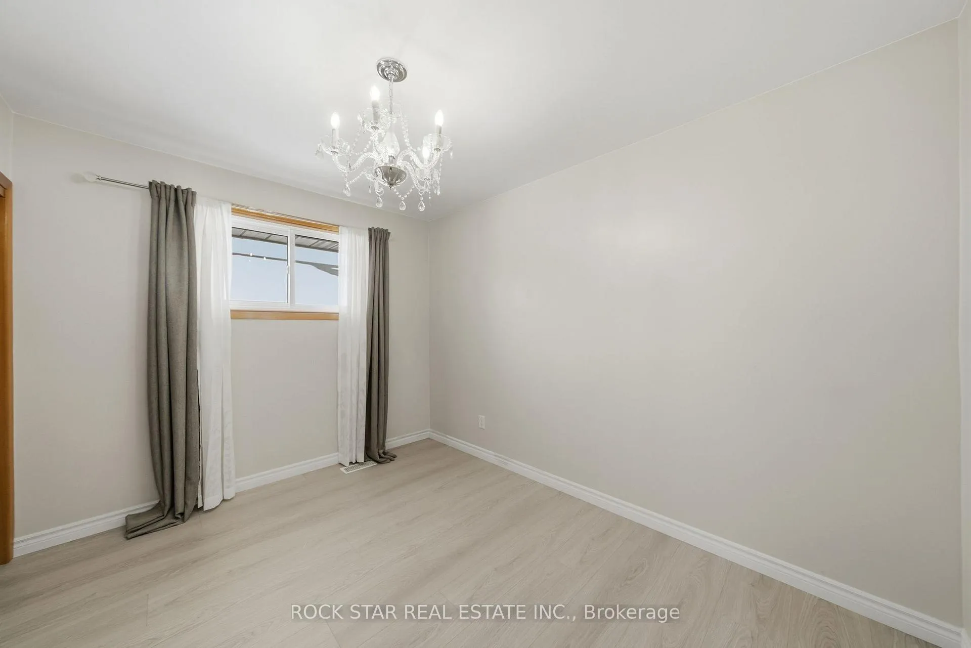 Photo 13 of Unit MAIN, 60 Champlain Avenue, Hamilton, Greenford — HOMEH