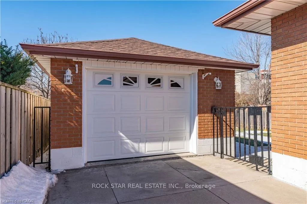 Photo 16 of Unit MAIN, 60 Champlain Avenue, Hamilton, Greenford — HOMEH
