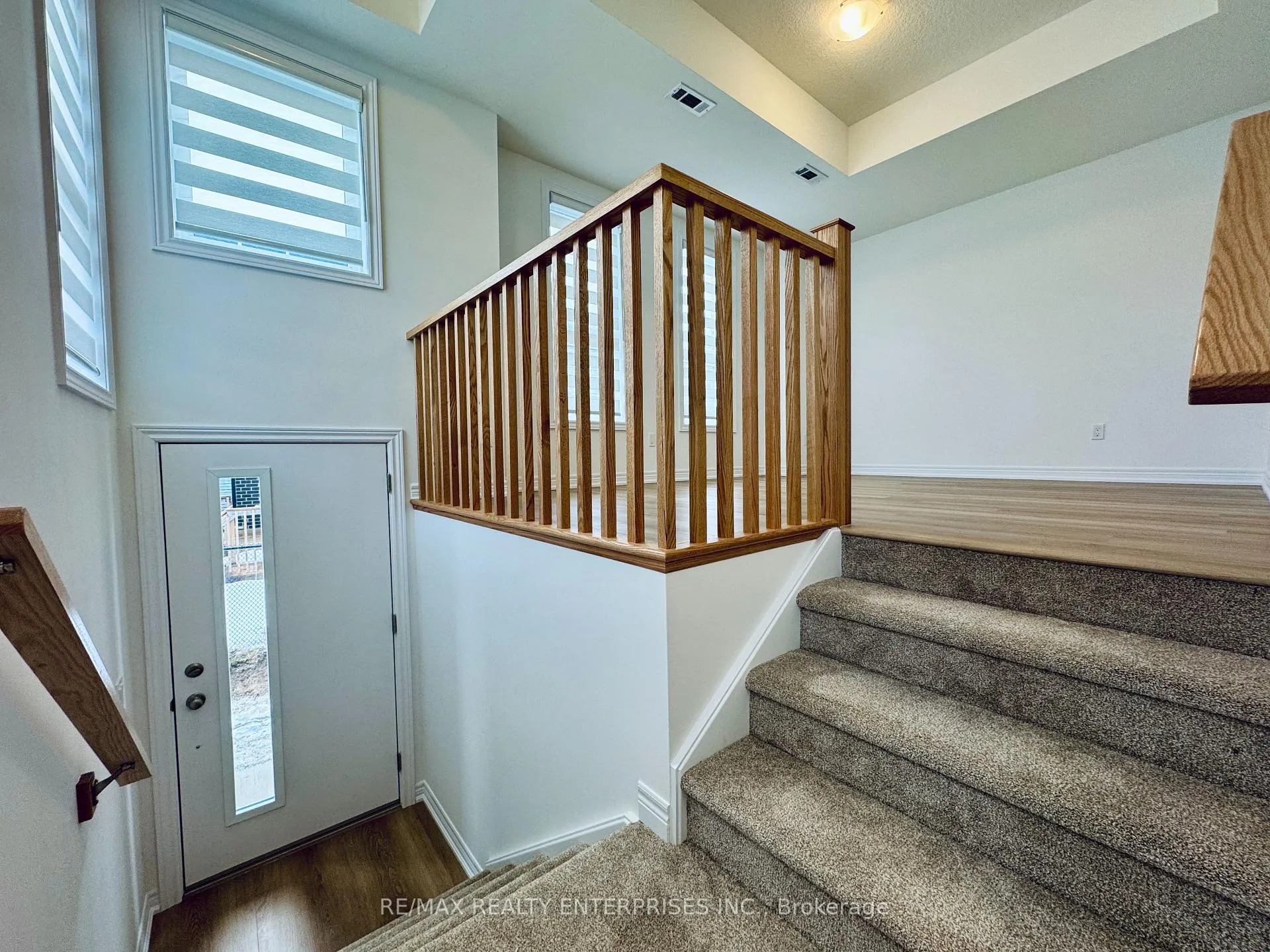 Photo 4 of Unit 1, 70 Kenesky Drive, Hamilton, Waterdown — HOMEH