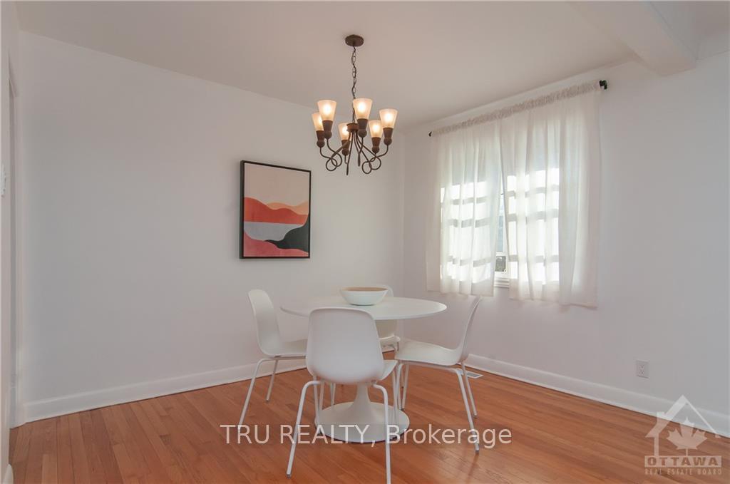 Photo 14 of Unit 2, 411 Peach Tree Lane, Ottawa, Viscount Alexander Park — HOMEH