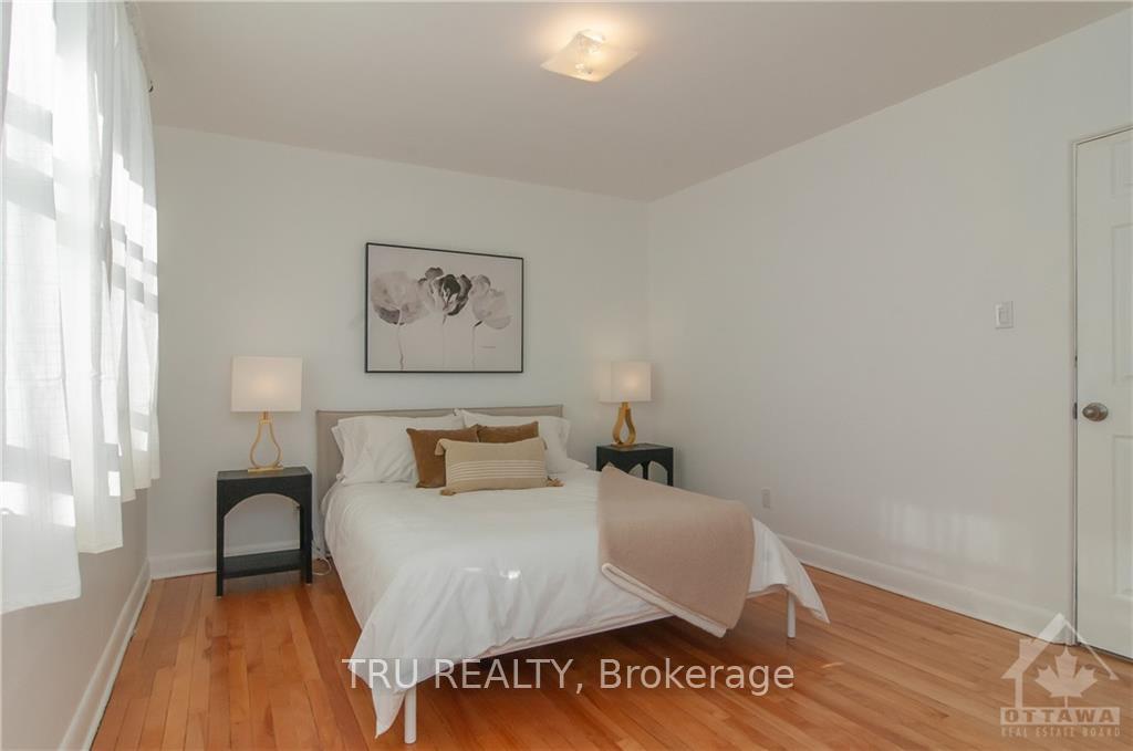 Photo 17 of Unit 2, 411 Peach Tree Lane, Ottawa, Viscount Alexander Park — HOMEH