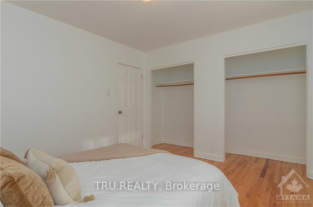 Photo 19 of Unit 2, 411 Peach Tree Lane, Ottawa, Viscount Alexander Park — HOMEH