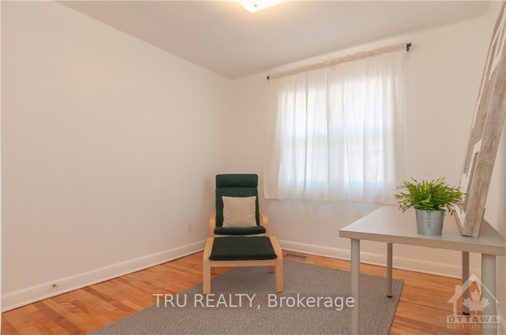 Photo 24 of Unit 2, 411 Peach Tree Lane, Ottawa, Viscount Alexander Park — HOMEH