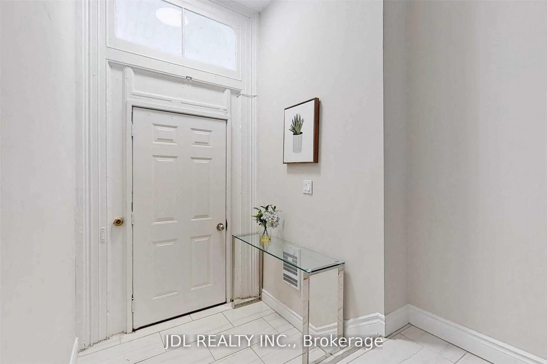 Photo 4 of 216 Mc Caul Street, Toronto, Kensington-Chinatown — HOMEH