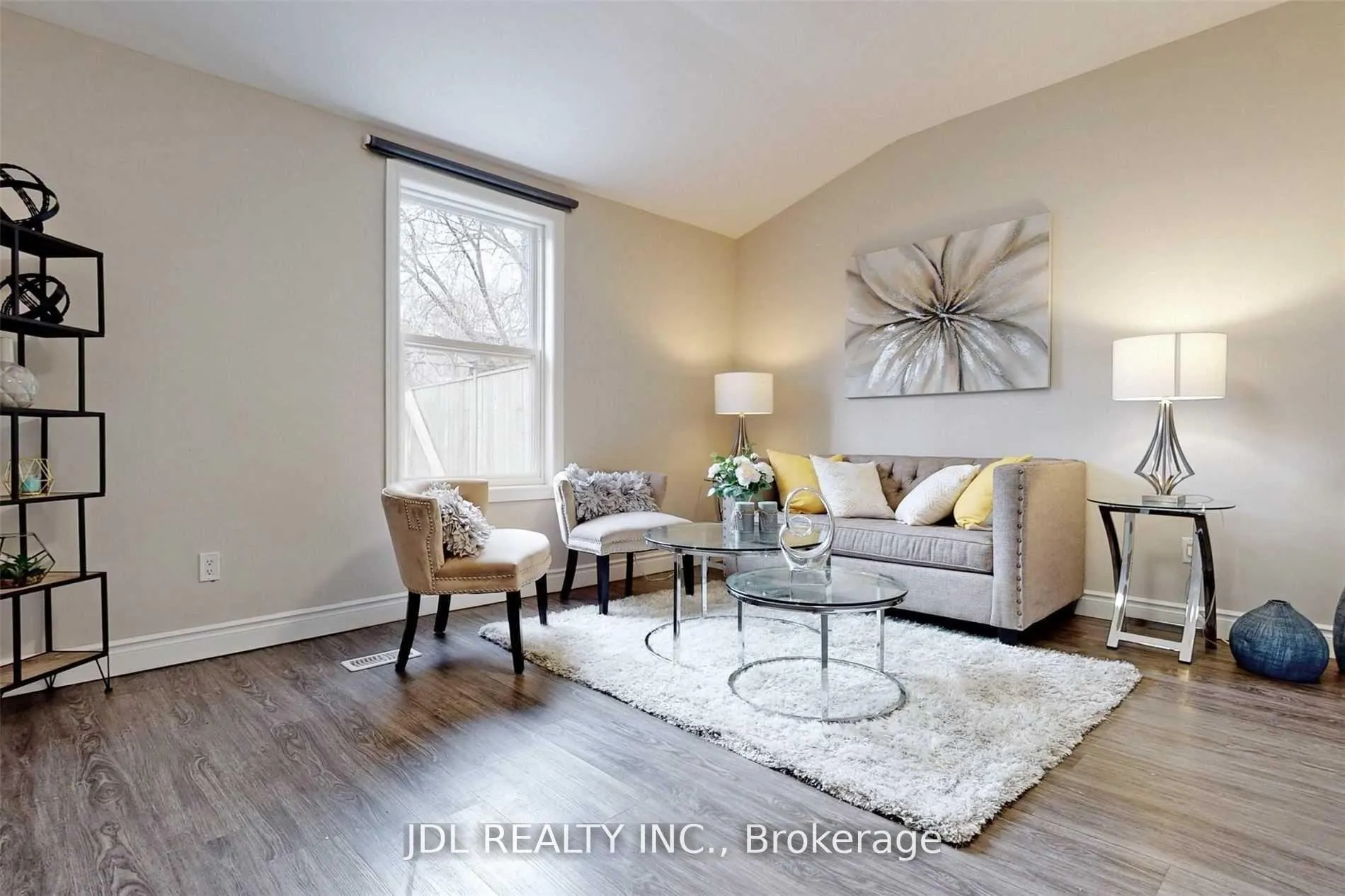 Photo 5 of 216 Mc Caul Street, Toronto, Kensington-Chinatown — HOMEH