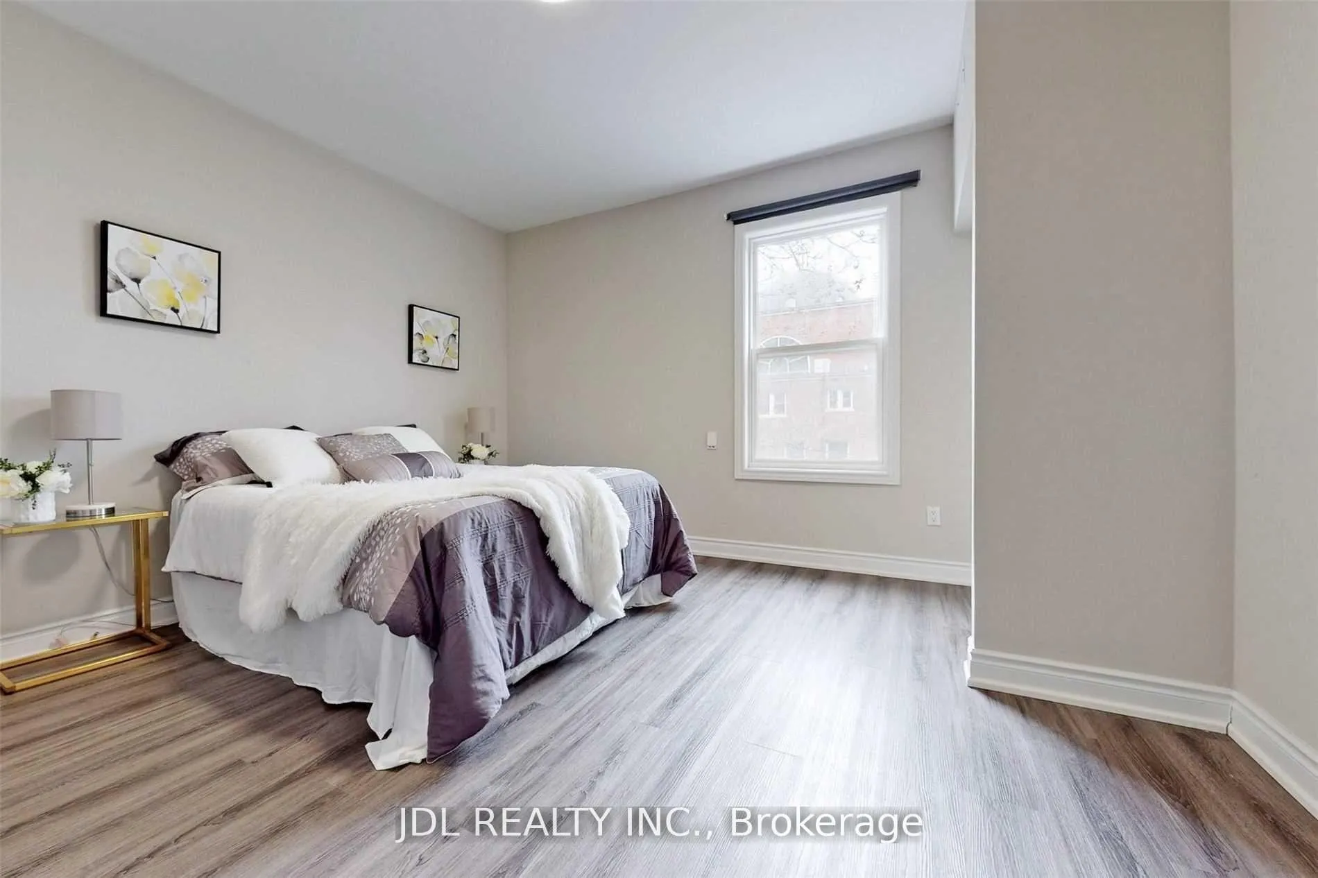 Photo 11 of 216 Mc Caul Street, Toronto, Kensington-Chinatown — HOMEH