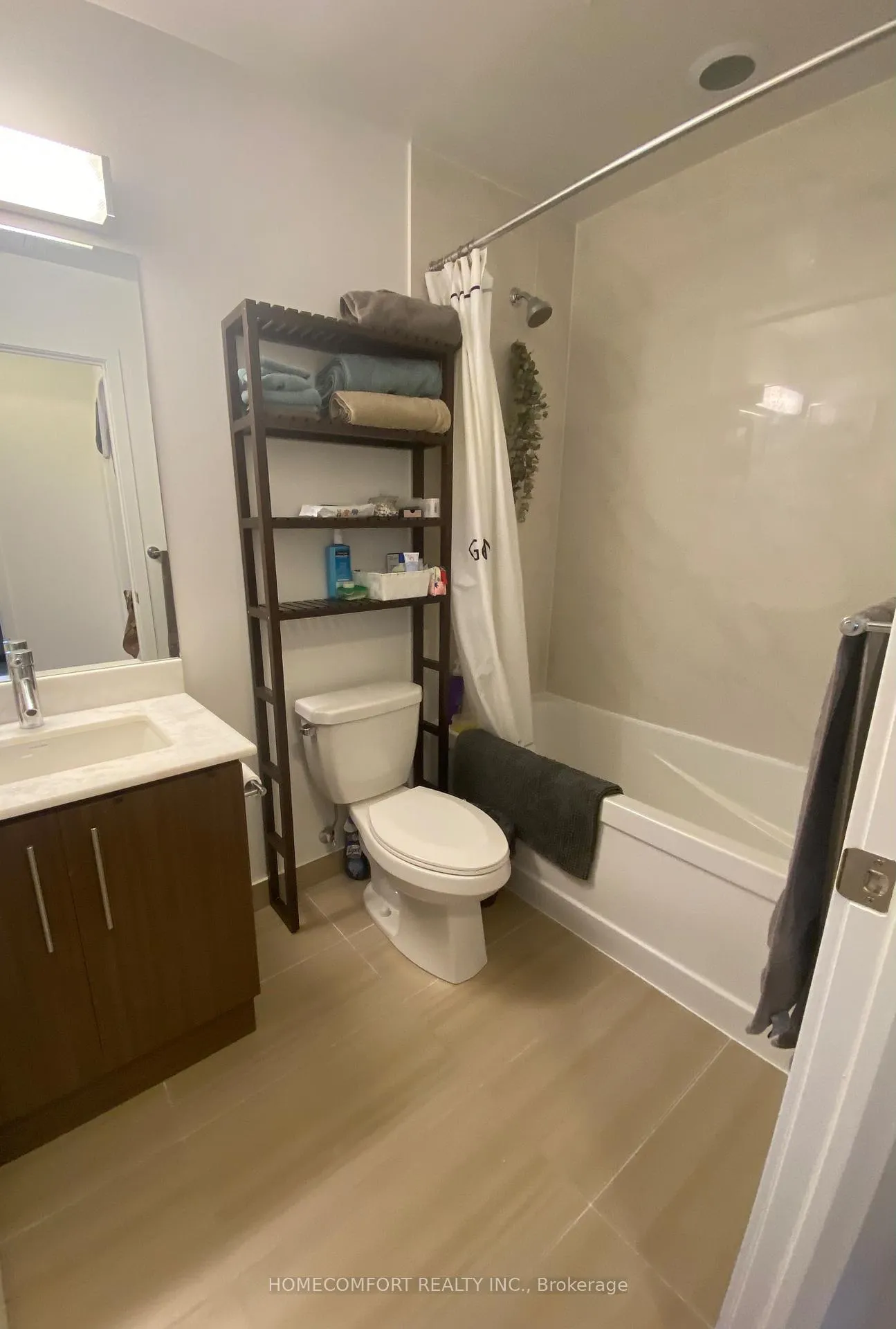 Photo 4 of Unit 405, 58 Orchard View Boulevard, Toronto, Yonge-Eglinton — HOMEH
