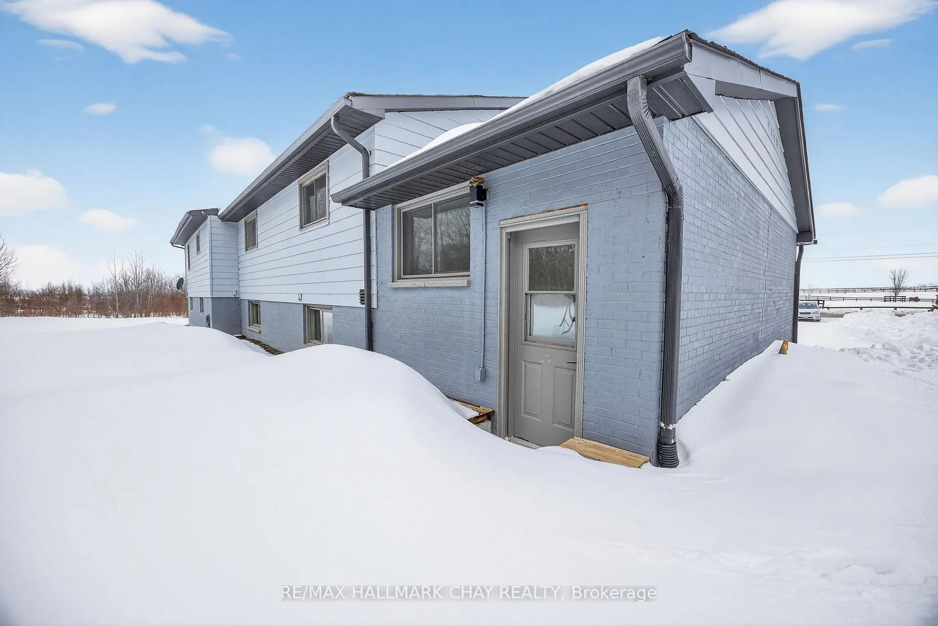 Photo 11 of Unit 1B, 5277 5th Side Road, Essa, Rural Essa — HOMEH
