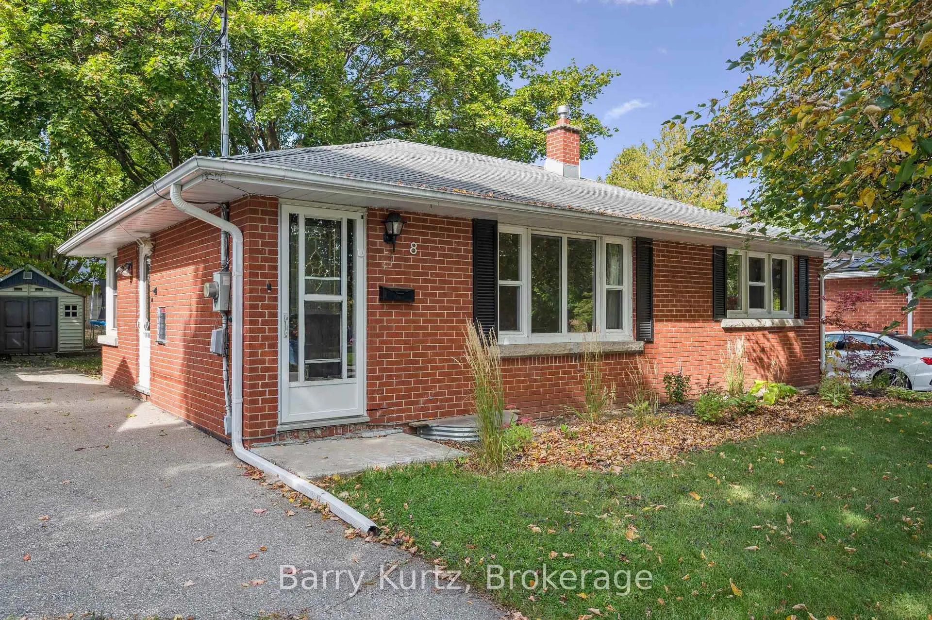 Photo 2 of 8 Sumac Place, Guelph, Riverside Park — HOMEH