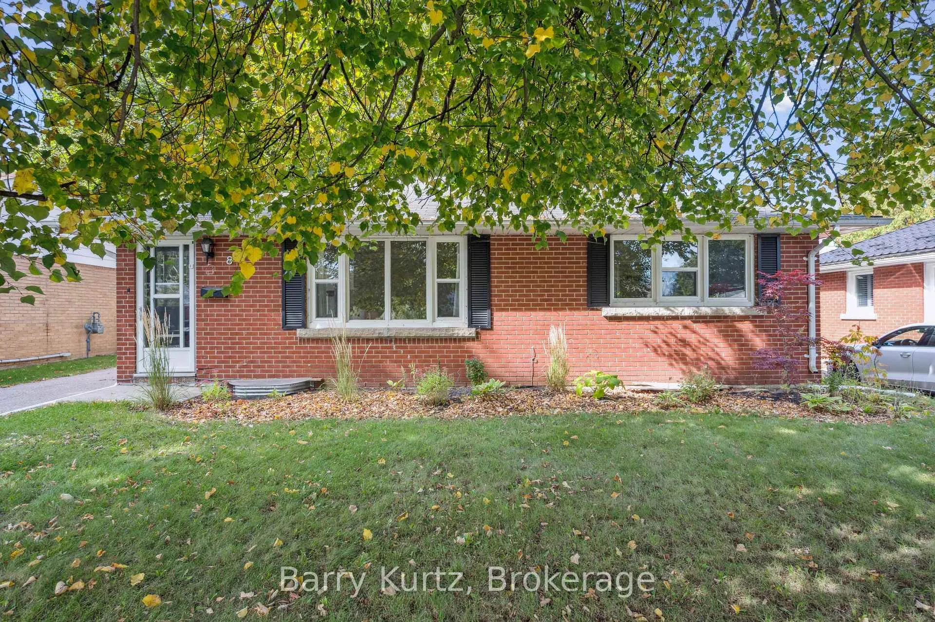 Photo 3 of 8 Sumac Place, Guelph, Riverside Park — HOMEH