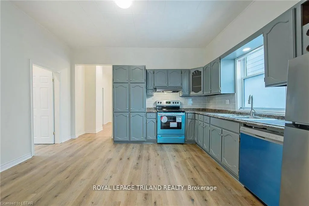 Photo 11 of 101 Malakoff Street, St. Thomas — HOMEH