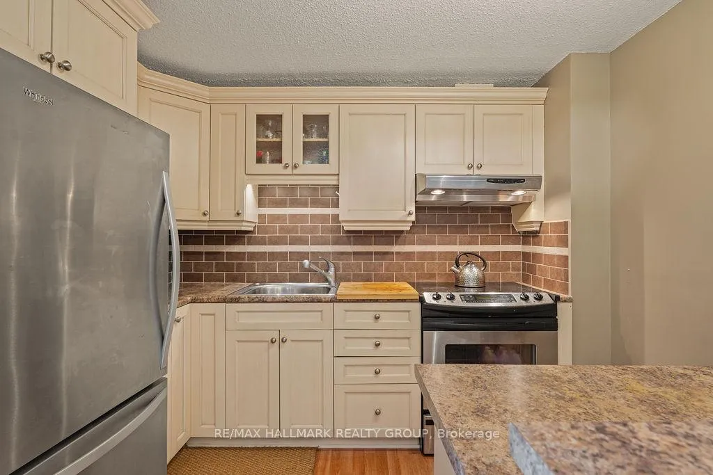 Photo 10 of Unit 502, 915 Elmsmere Road, Ottawa, Beacon Hill South — HOMEH