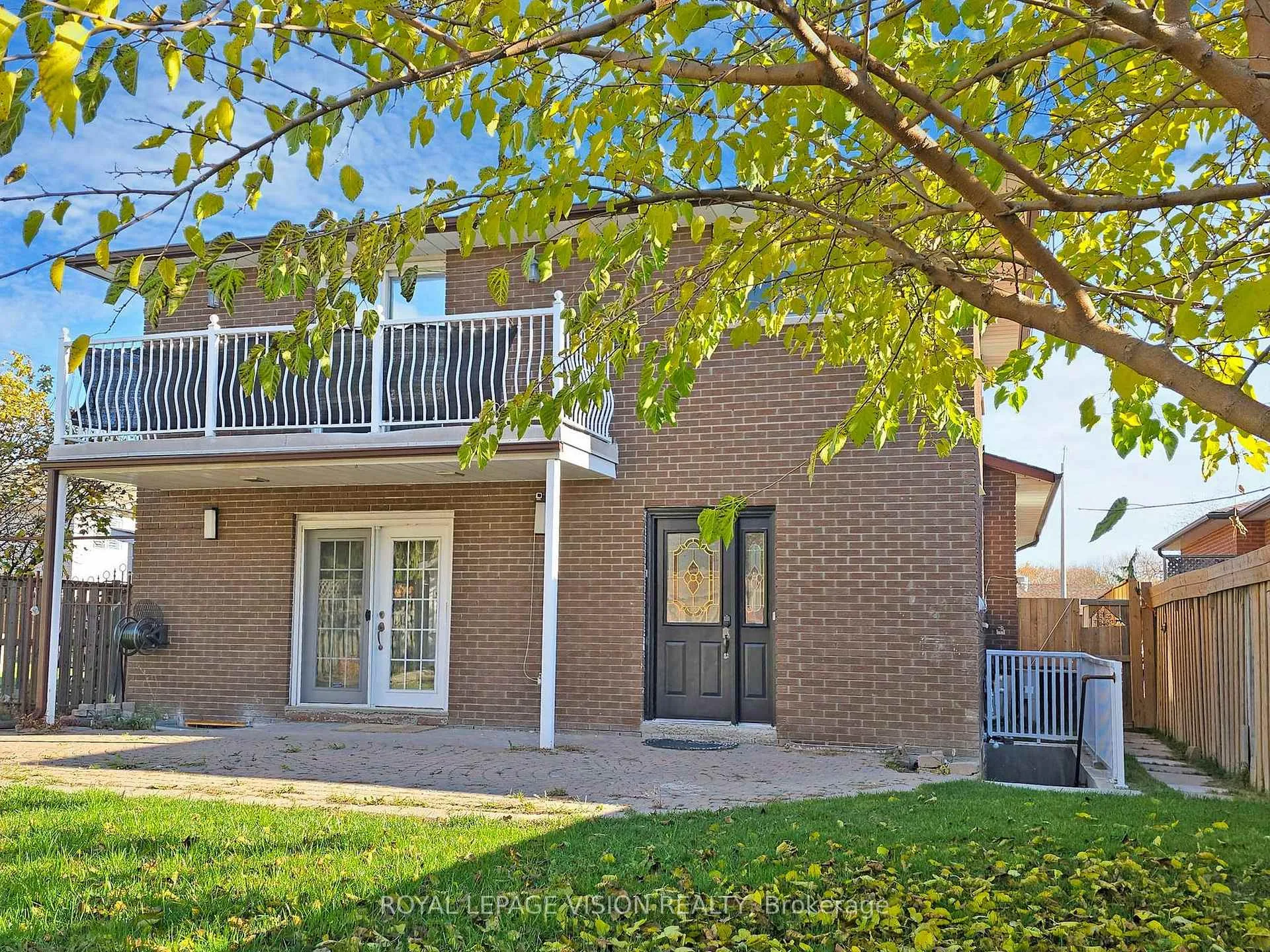 Photo 5 of 348 Preston Drive, Oshawa, McLaughlin — HOMEH