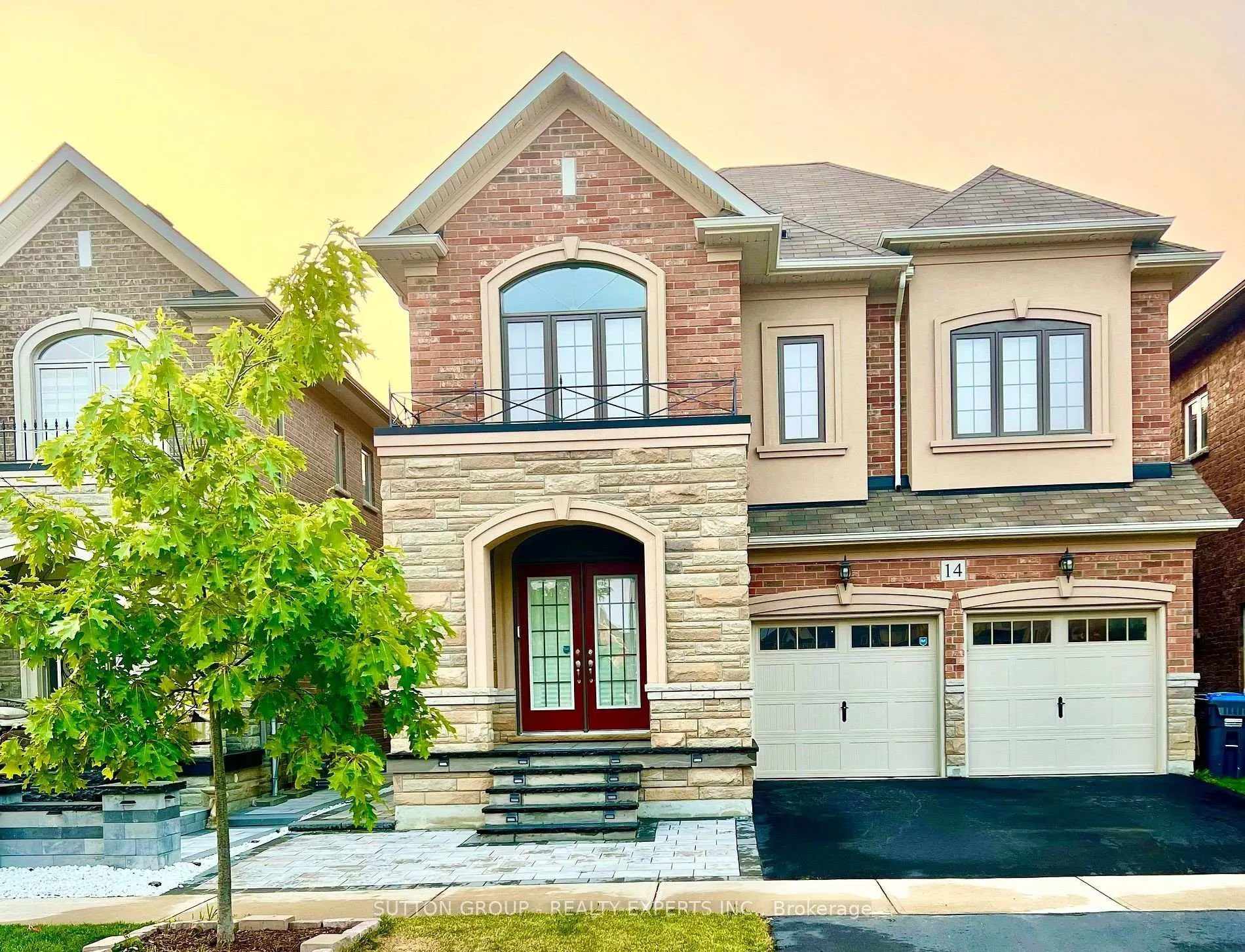 Front of 14 Loomis Road