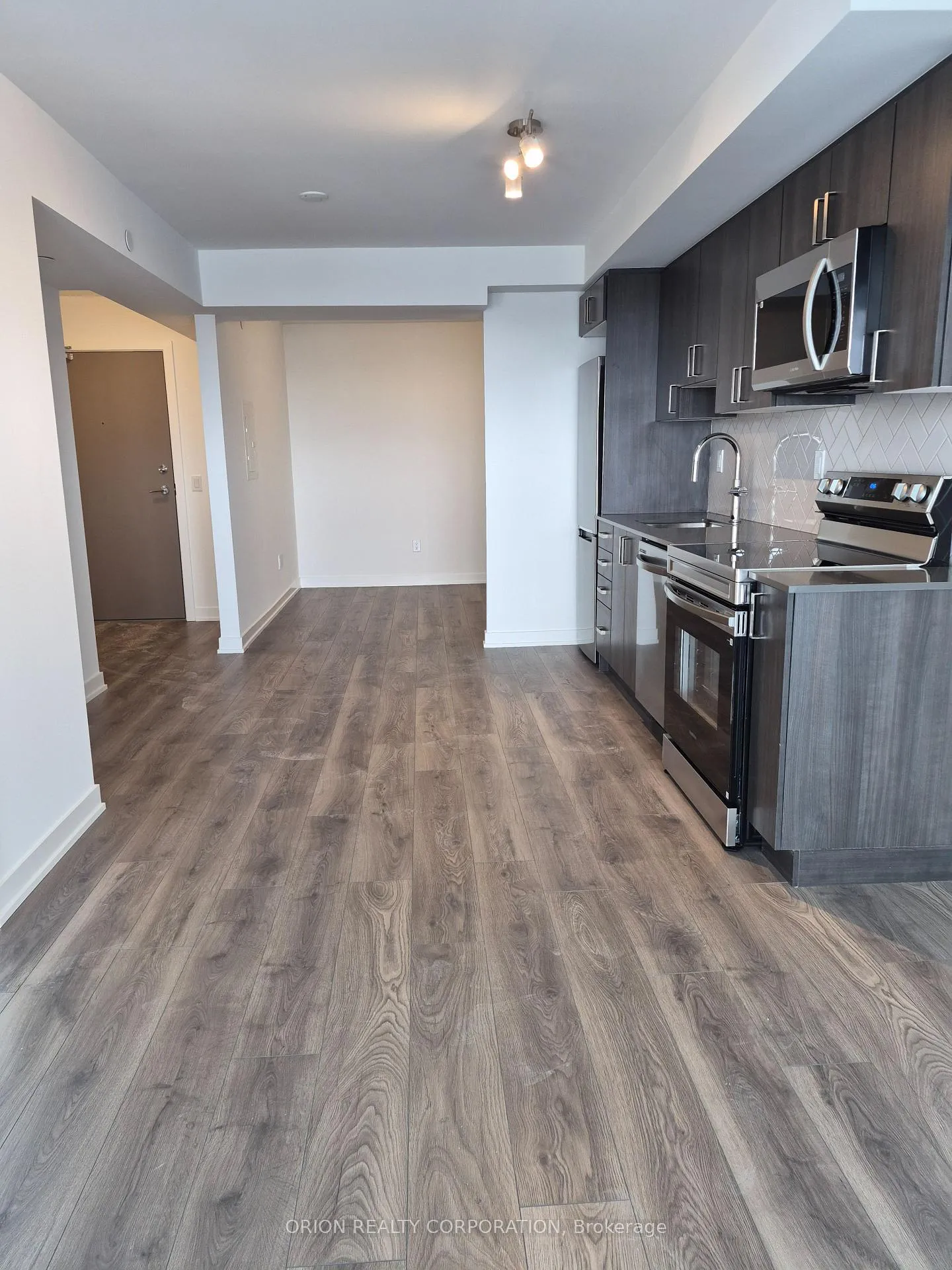 Photo 2 of Unit 1907, 1010 Sandy Beach Road, Pickering, Bay Ridges — HOMEH
