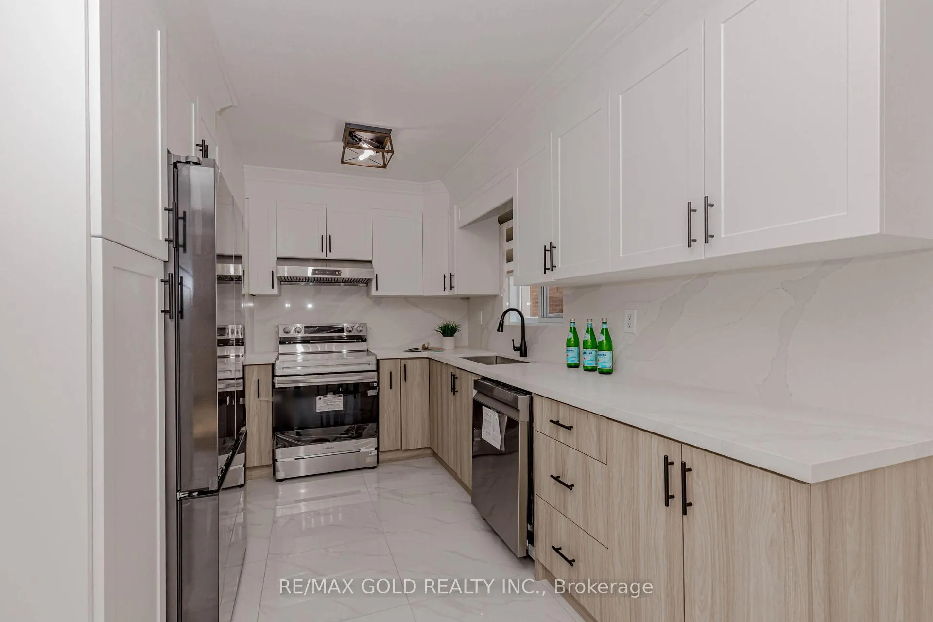 Photo 8 of 78 Deerpark Crescent, Brampton, Brampton West — HOMEH