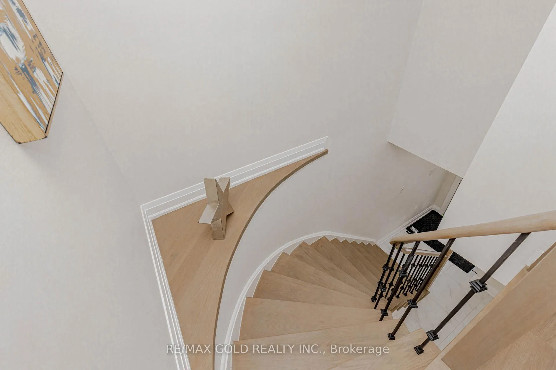 Photo 12 of 78 Deerpark Crescent, Brampton, Brampton West — HOMEH