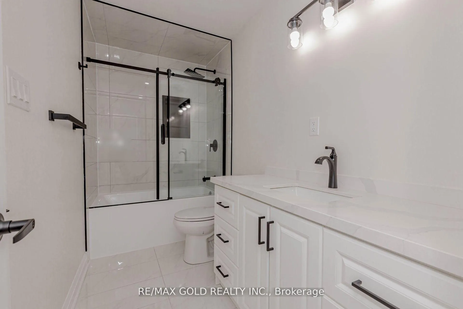 Photo 39 of 78 Deerpark Crescent, Brampton, Brampton West — HOMEH