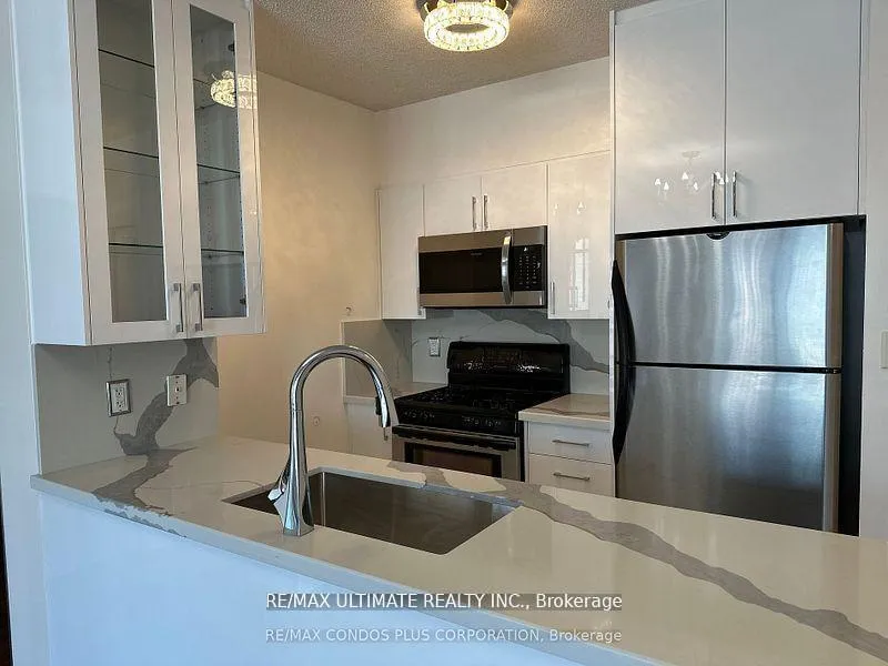 Photo 2 of Unit 511, 5 Mariner Terrace, Toronto, Waterfront Communities — HOMEH