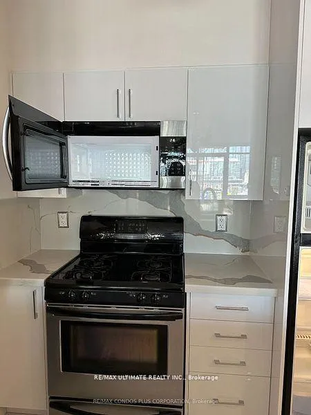 Photo 5 of Unit 511, 5 Mariner Terrace, Toronto, Waterfront Communities — HOMEH