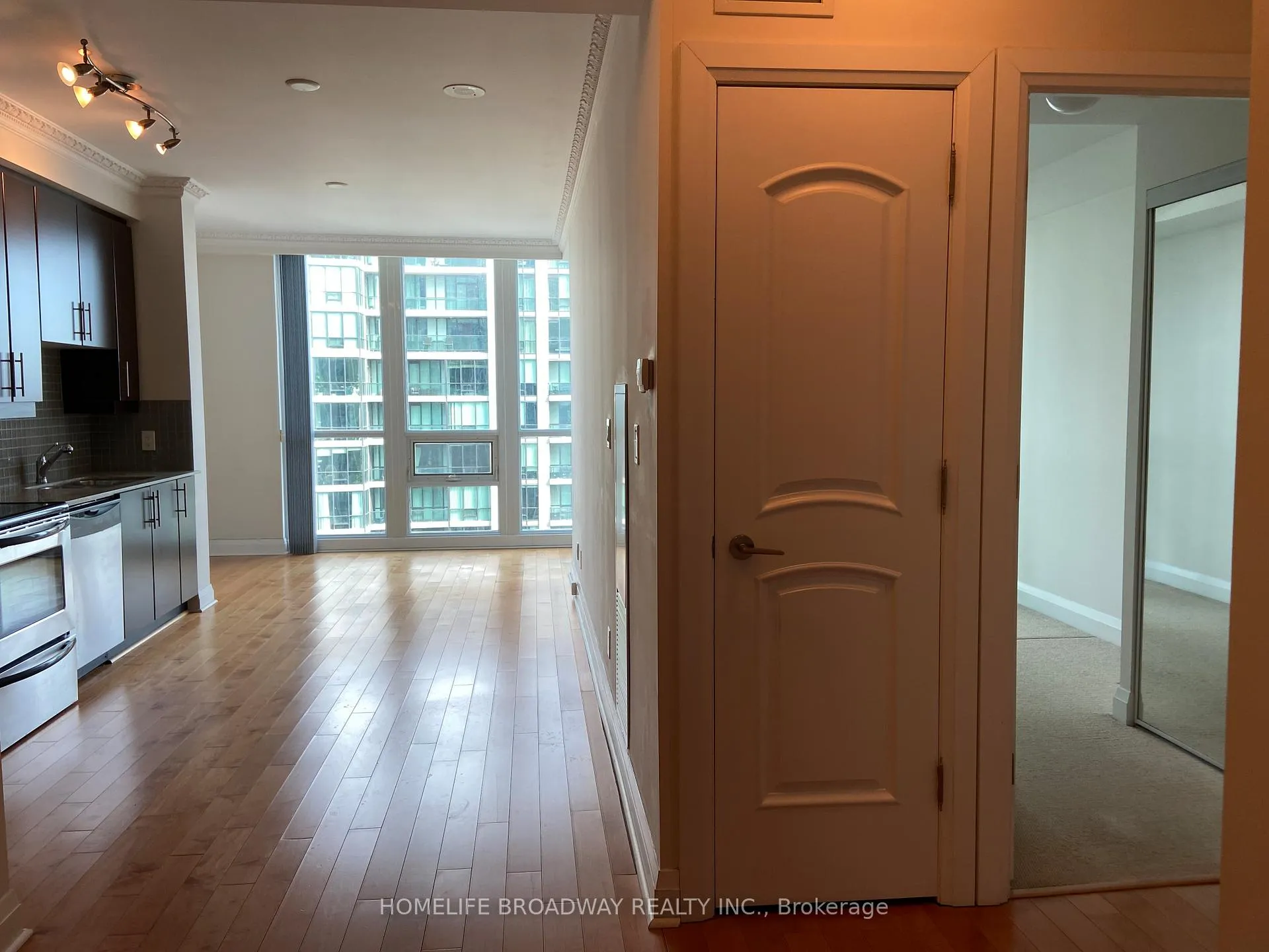 Photo 4 of Unit 3606, 16 Harbour Street, Toronto, Waterfront Communities — HOMEH