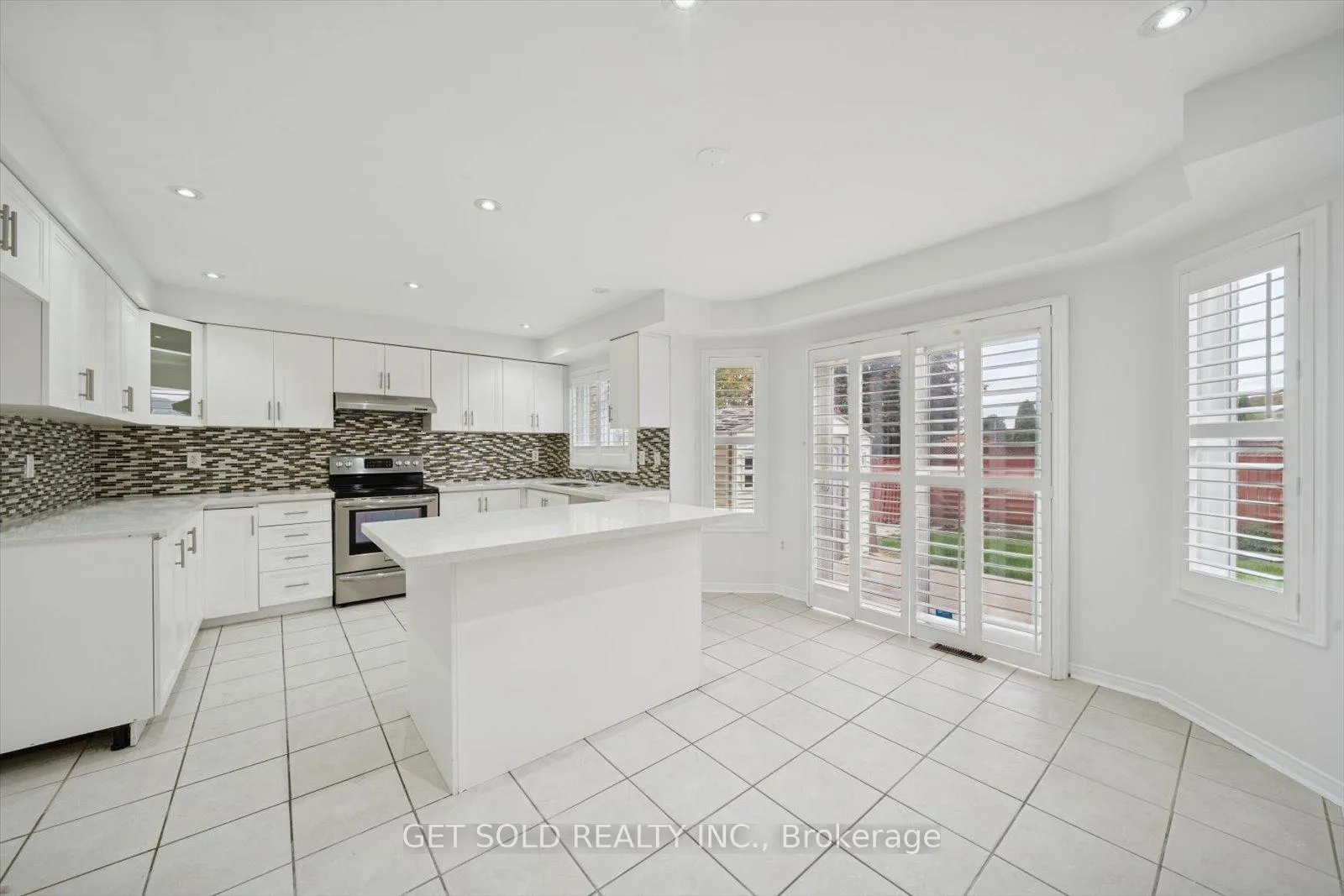 Photo 7 of 36 Field Thistle Drive, Brampton, Sandringham-Wellington — HOMEH