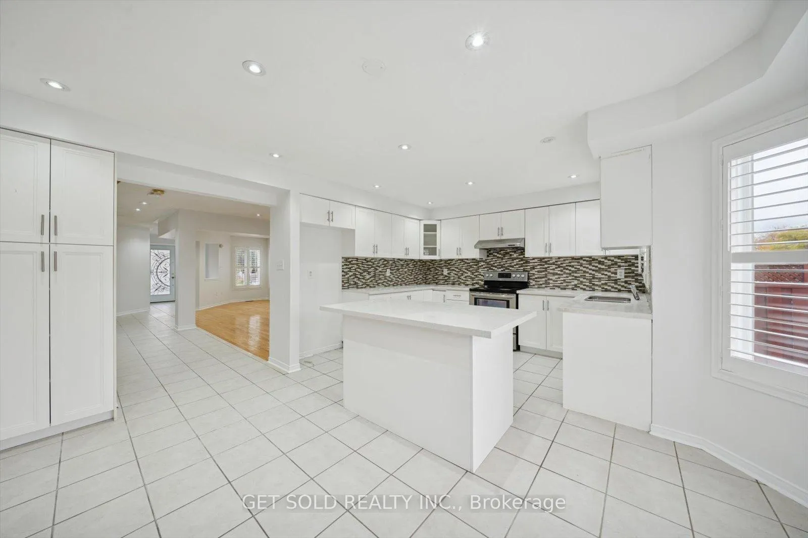 Photo 8 of 36 Field Thistle Drive, Brampton, Sandringham-Wellington — HOMEH