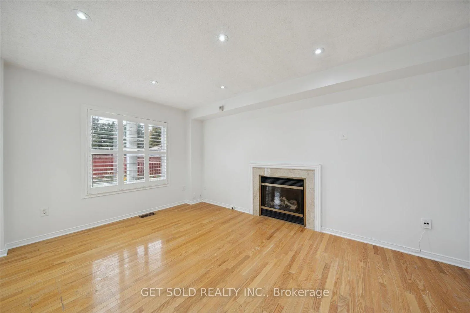 Photo 10 of 36 Field Thistle Drive, Brampton, Sandringham-Wellington — HOMEH