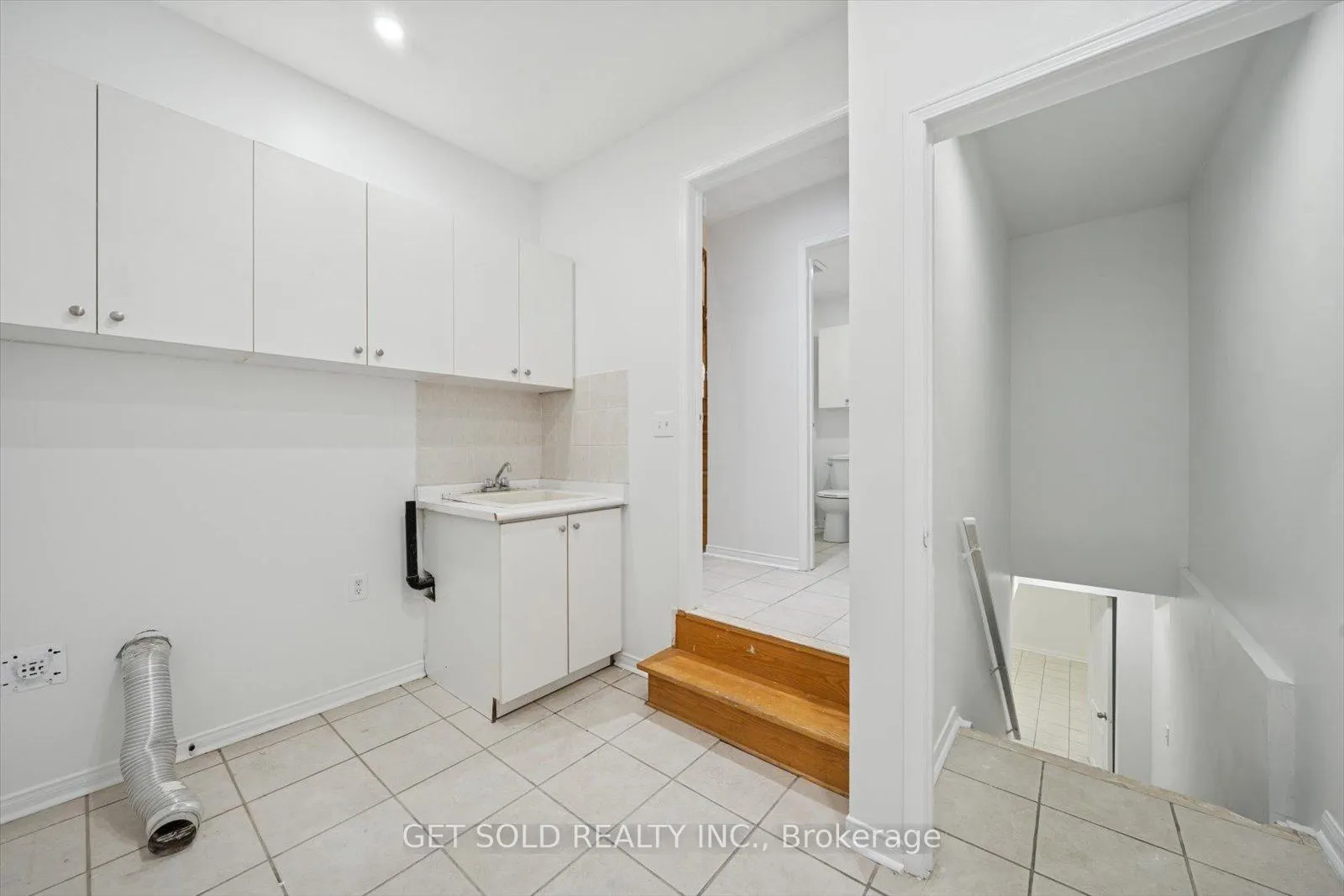 Photo 13 of 36 Field Thistle Drive, Brampton, Sandringham-Wellington — HOMEH