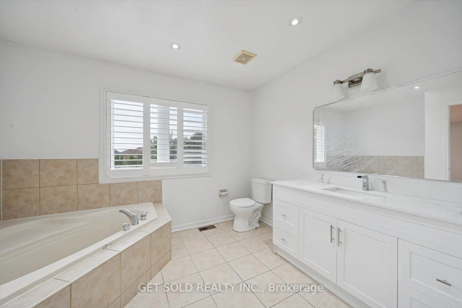 Photo 20 of 36 Field Thistle Drive, Brampton, Sandringham-Wellington — HOMEH