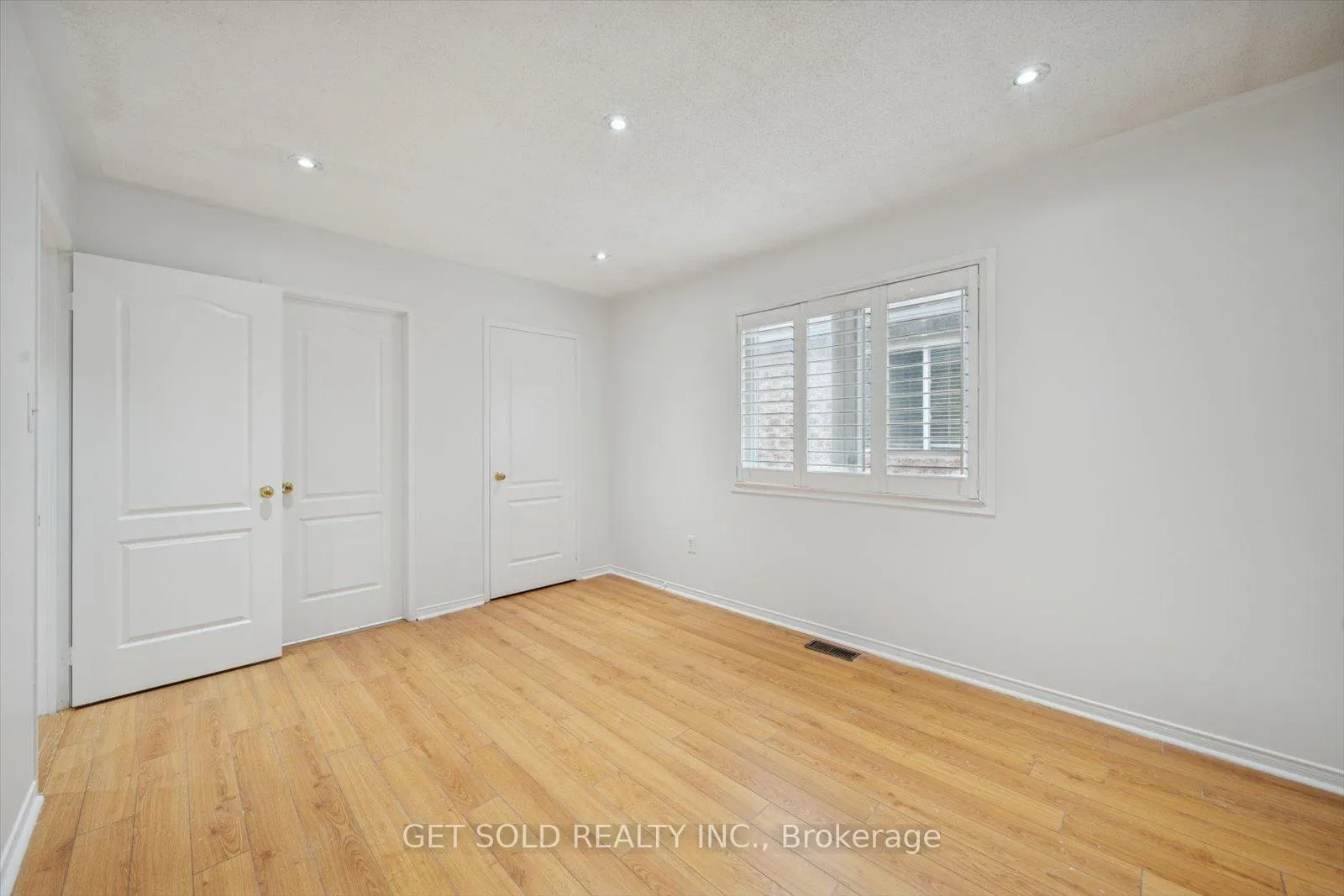 Photo 24 of 36 Field Thistle Drive, Brampton, Sandringham-Wellington — HOMEH