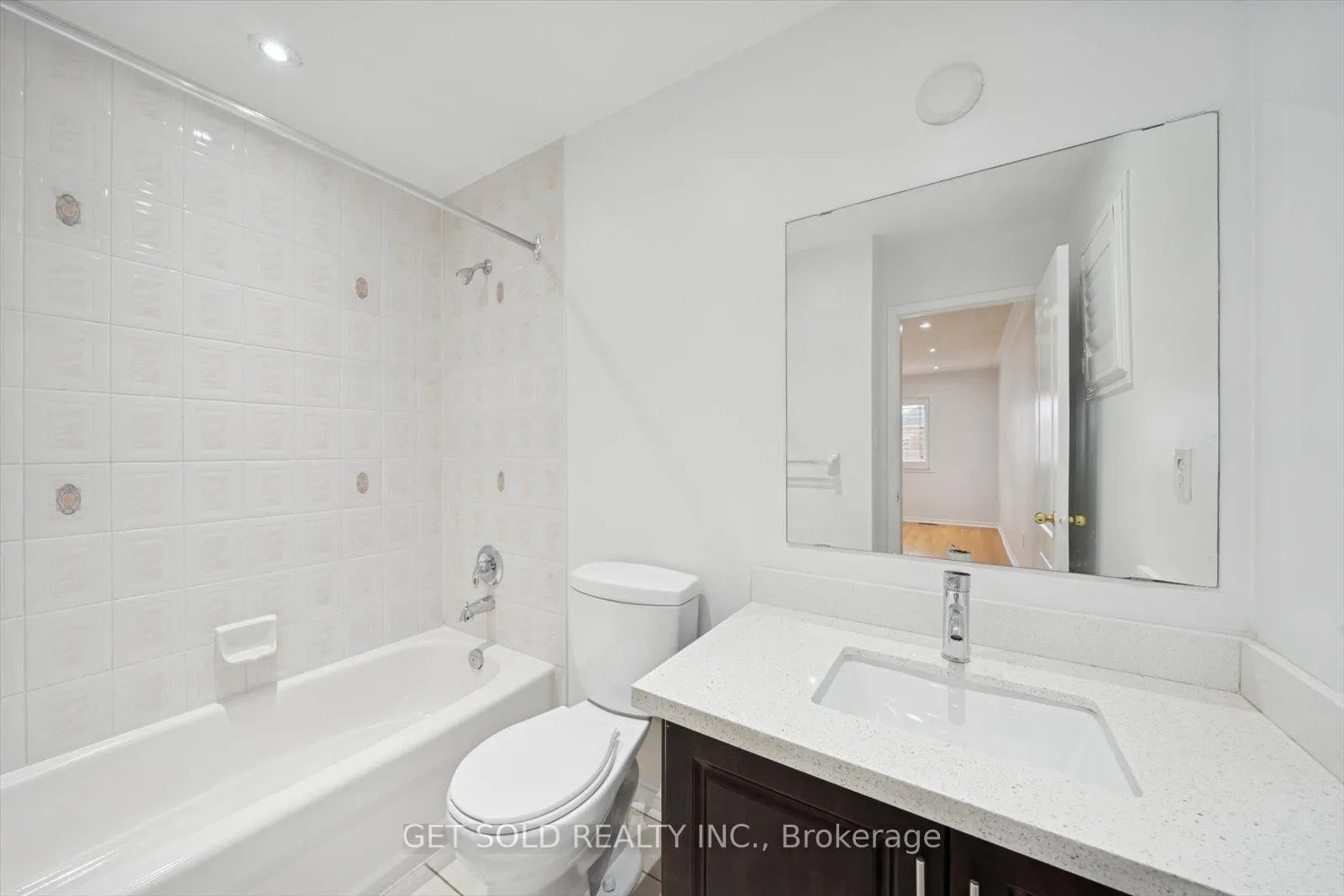 Photo 34 of 36 Field Thistle Drive, Brampton, Sandringham-Wellington — HOMEH