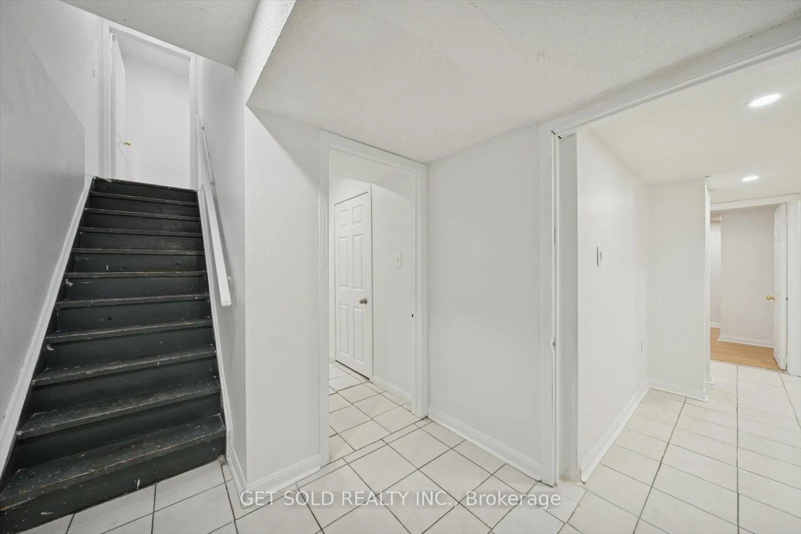 Photo 35 of 36 Field Thistle Drive, Brampton, Sandringham-Wellington — HOMEH