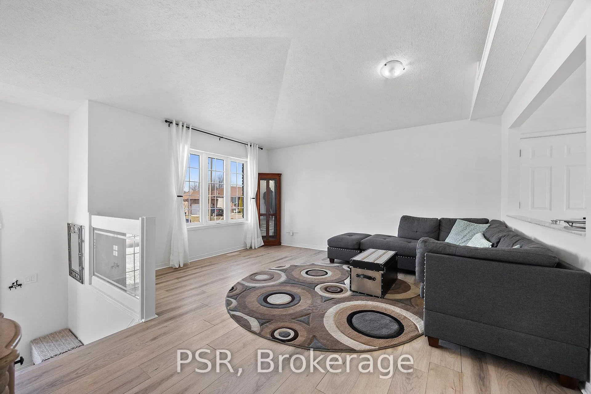 Photo 8 of 120 Pierella Drive, Lakeshore — HOMEH