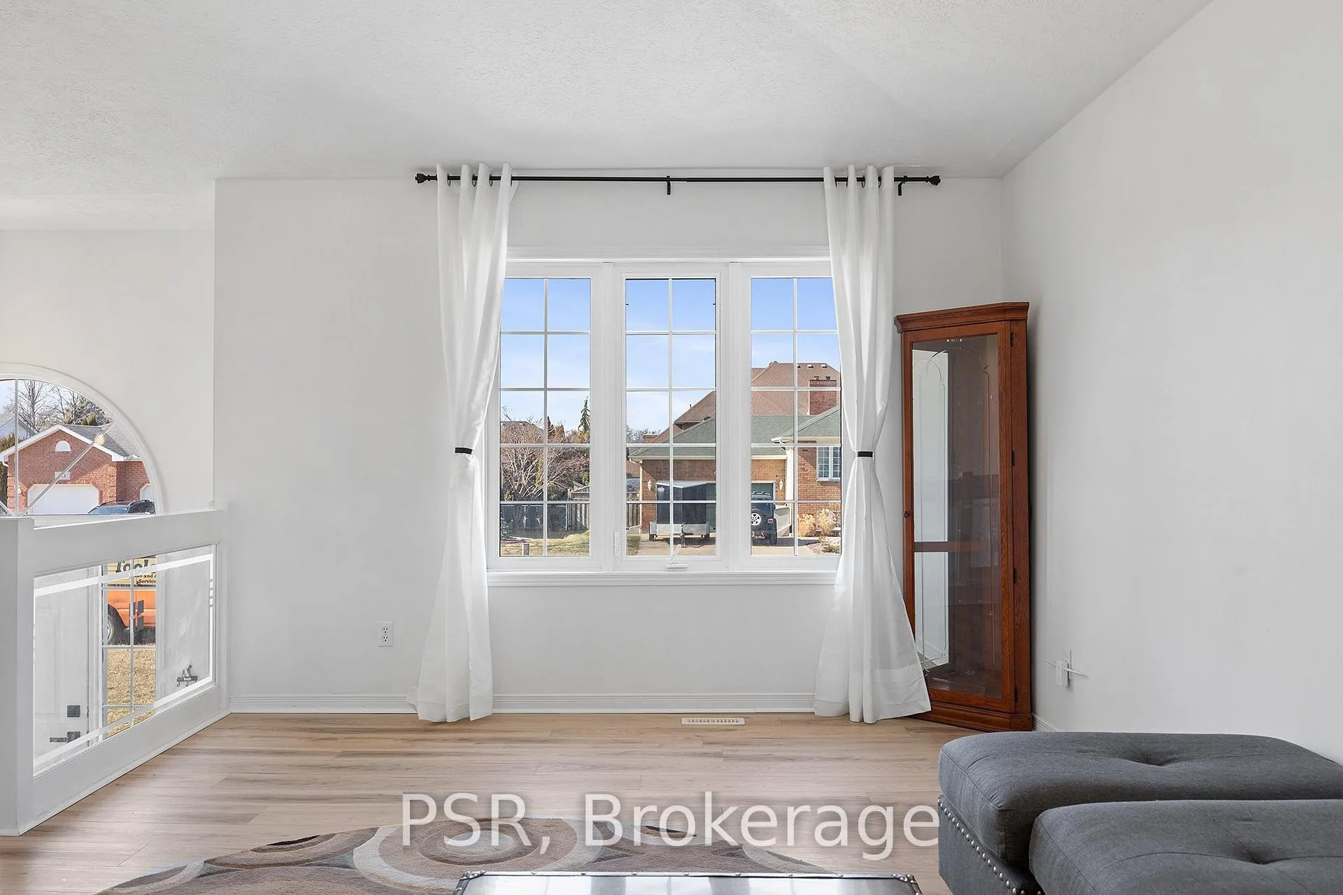Photo 10 of 120 Pierella Drive, Lakeshore — HOMEH
