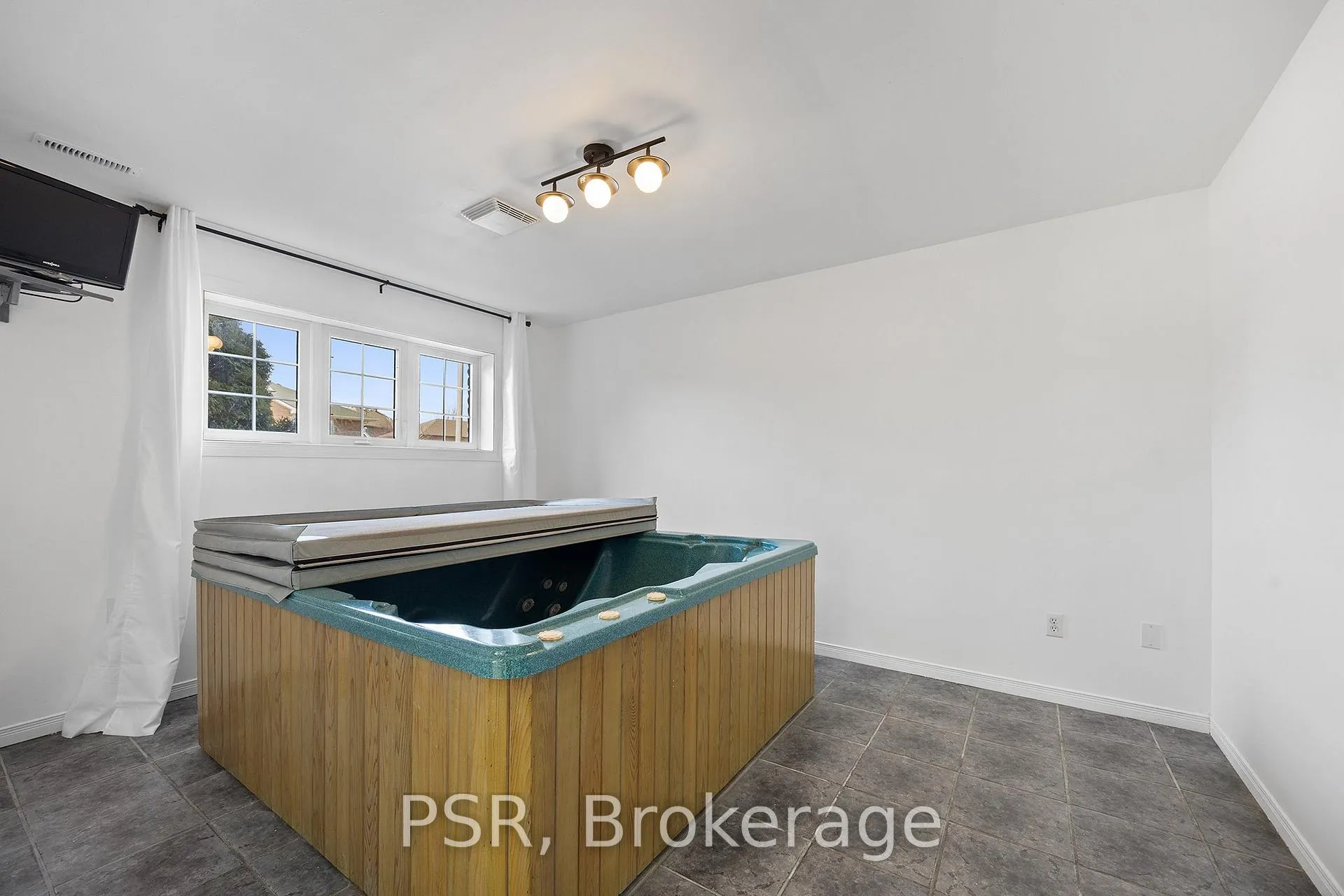 Photo 21 of 120 Pierella Drive, Lakeshore — HOMEH