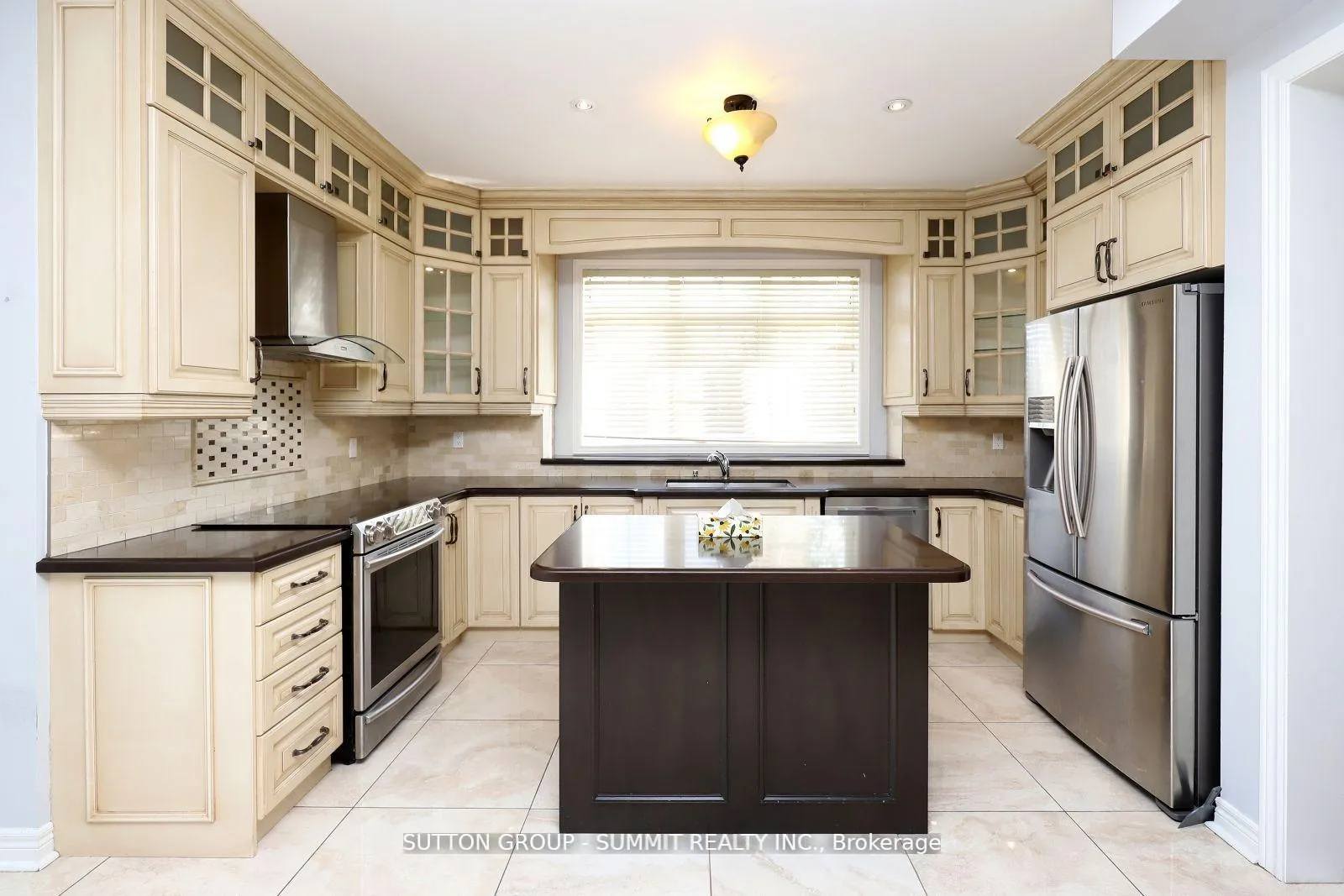 Photo 10 of Unit Upper, 1087 Abbott Street, Milton, Dempsey — HOMEH