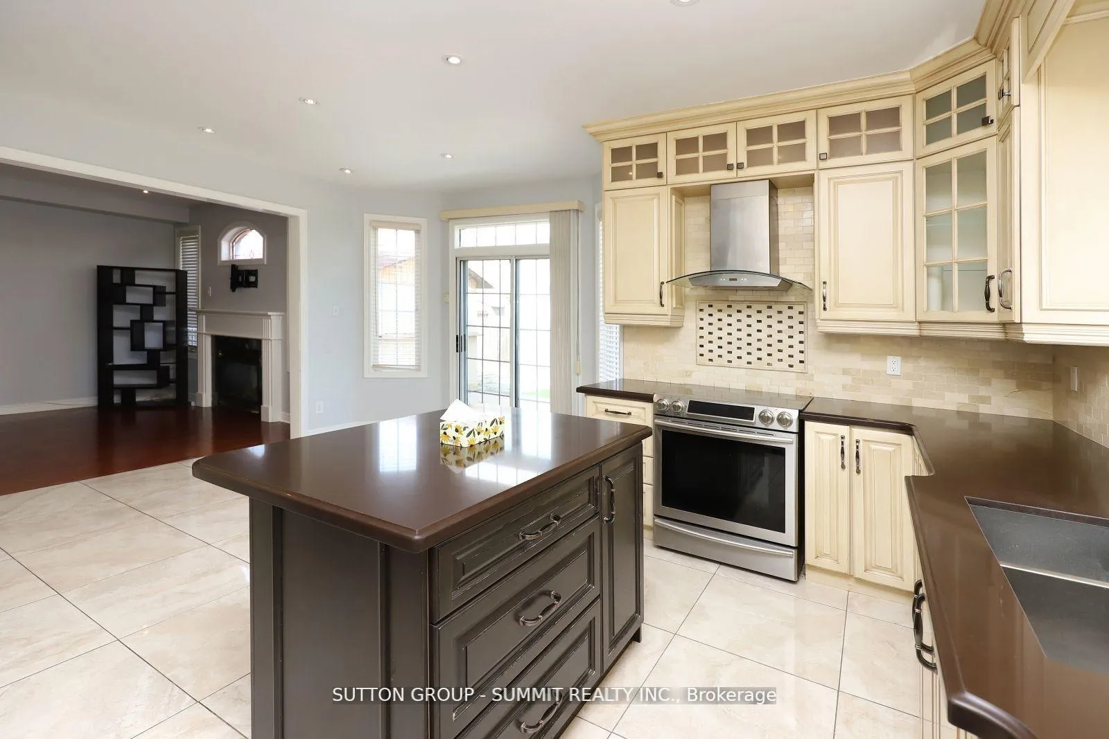 Photo 12 of Unit Upper, 1087 Abbott Street, Milton, Dempsey — HOMEH