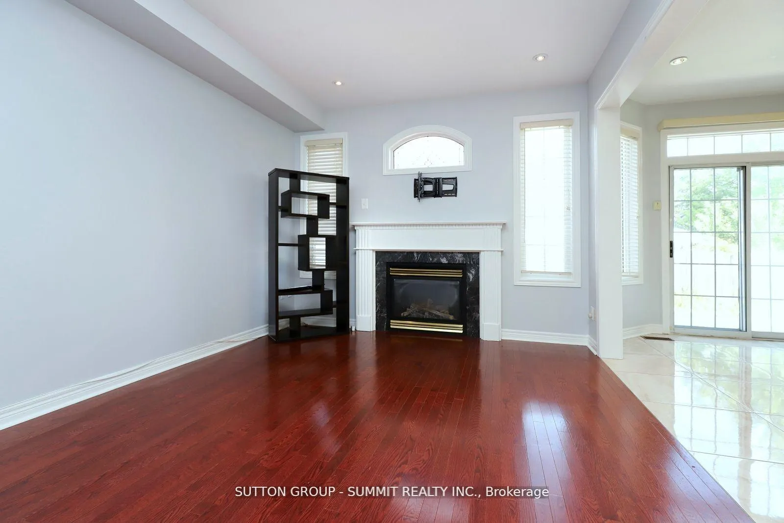 Photo 16 of Unit Upper, 1087 Abbott Street, Milton, Dempsey — HOMEH