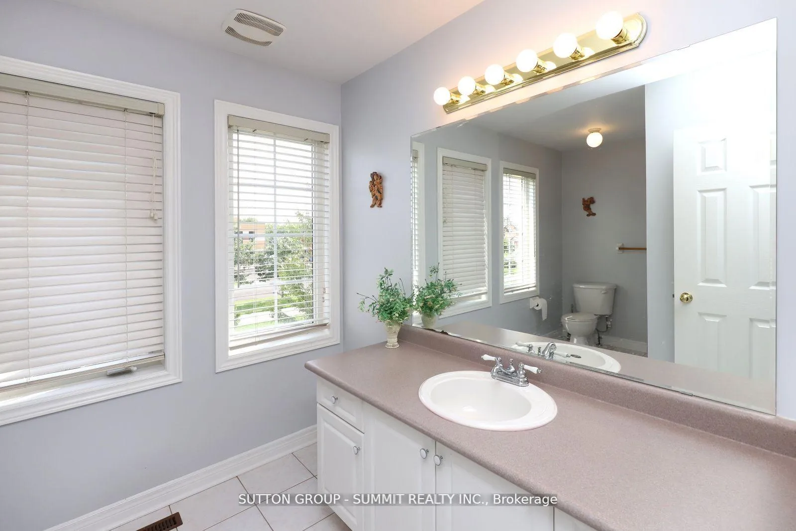 Photo 28 of Unit Upper, 1087 Abbott Street, Milton, Dempsey — HOMEH