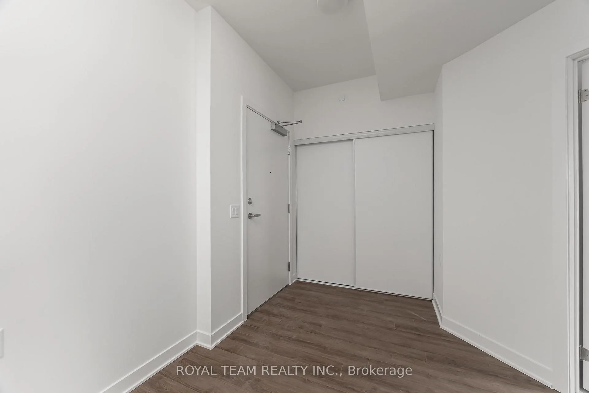 Photo 4 of Unit 418, 51 Clarington Boulevard, Clarington, Bowmanville — HOMEH