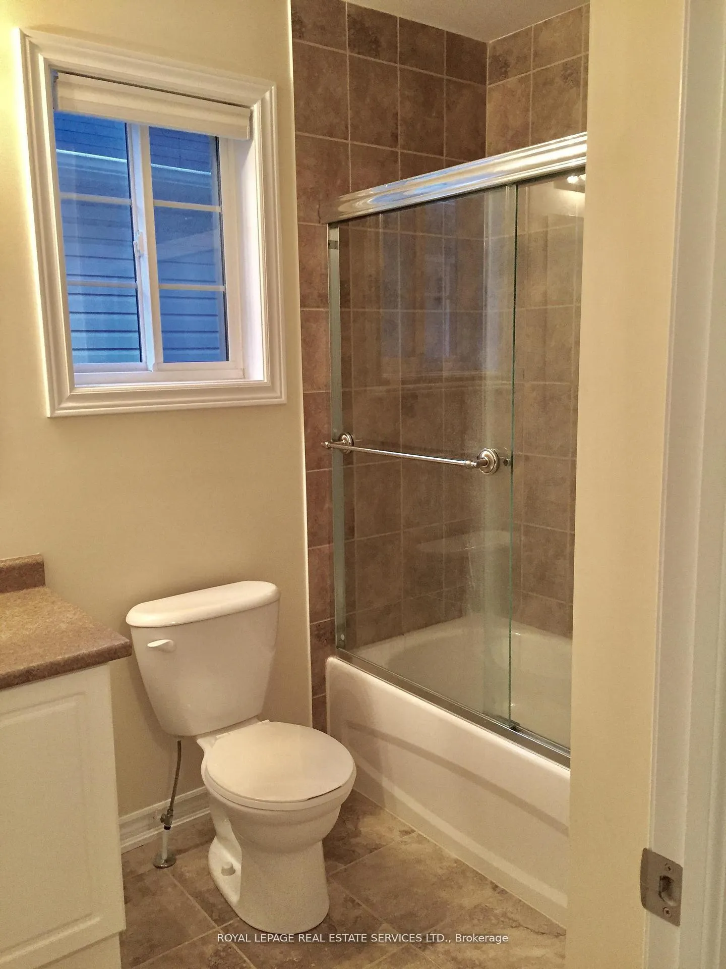 Photo 3 of 576 Murray Meadows Place, Milton, Clarke — HOMEH
