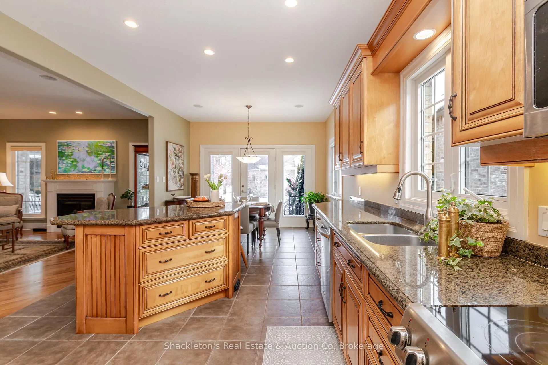 Photo 12 of 27 North Pointe Drive, Stratford — HOMEH