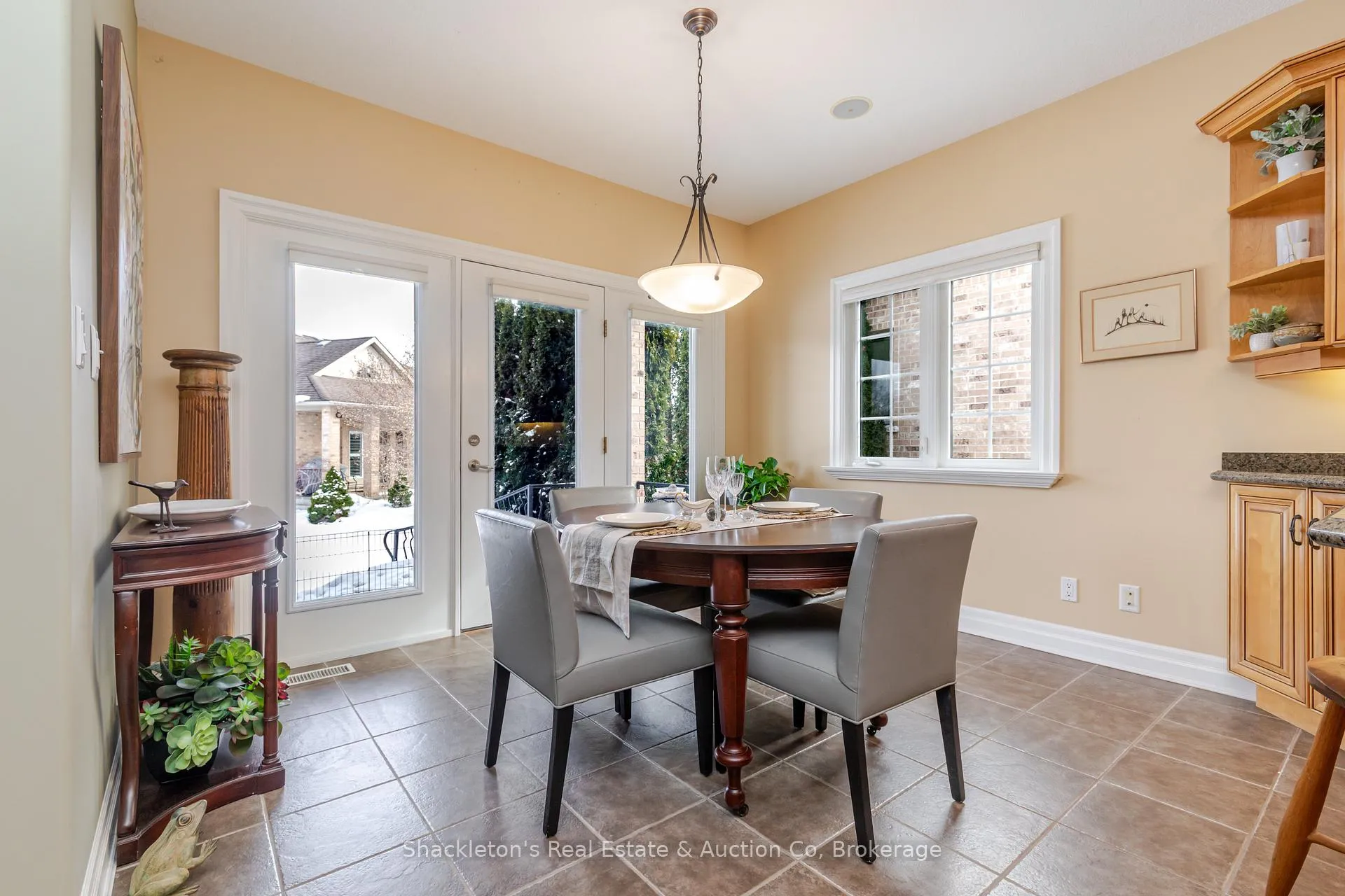 Photo 14 of 27 North Pointe Drive, Stratford — HOMEH