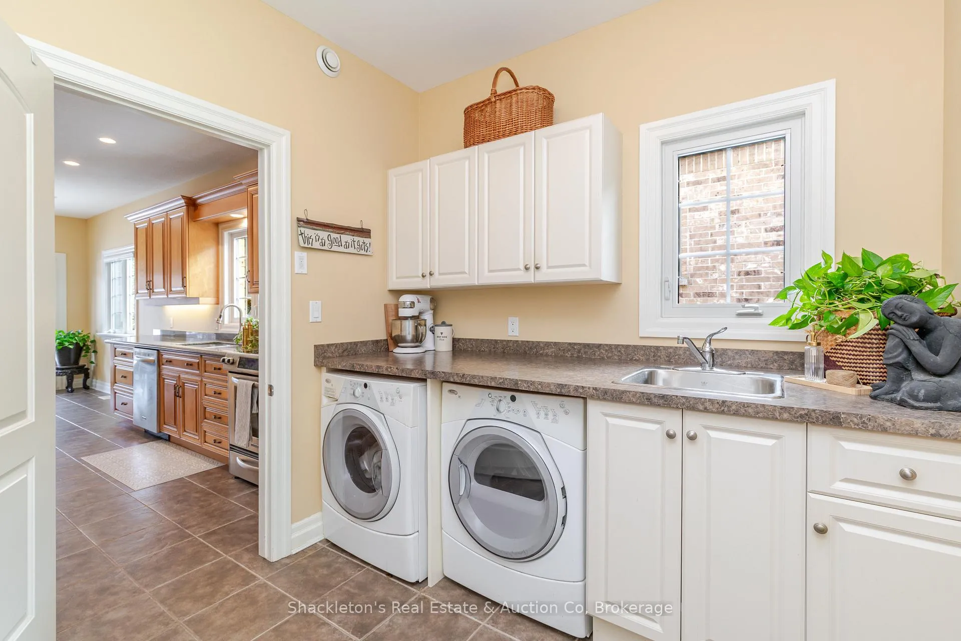 Photo 17 of 27 North Pointe Drive, Stratford — HOMEH