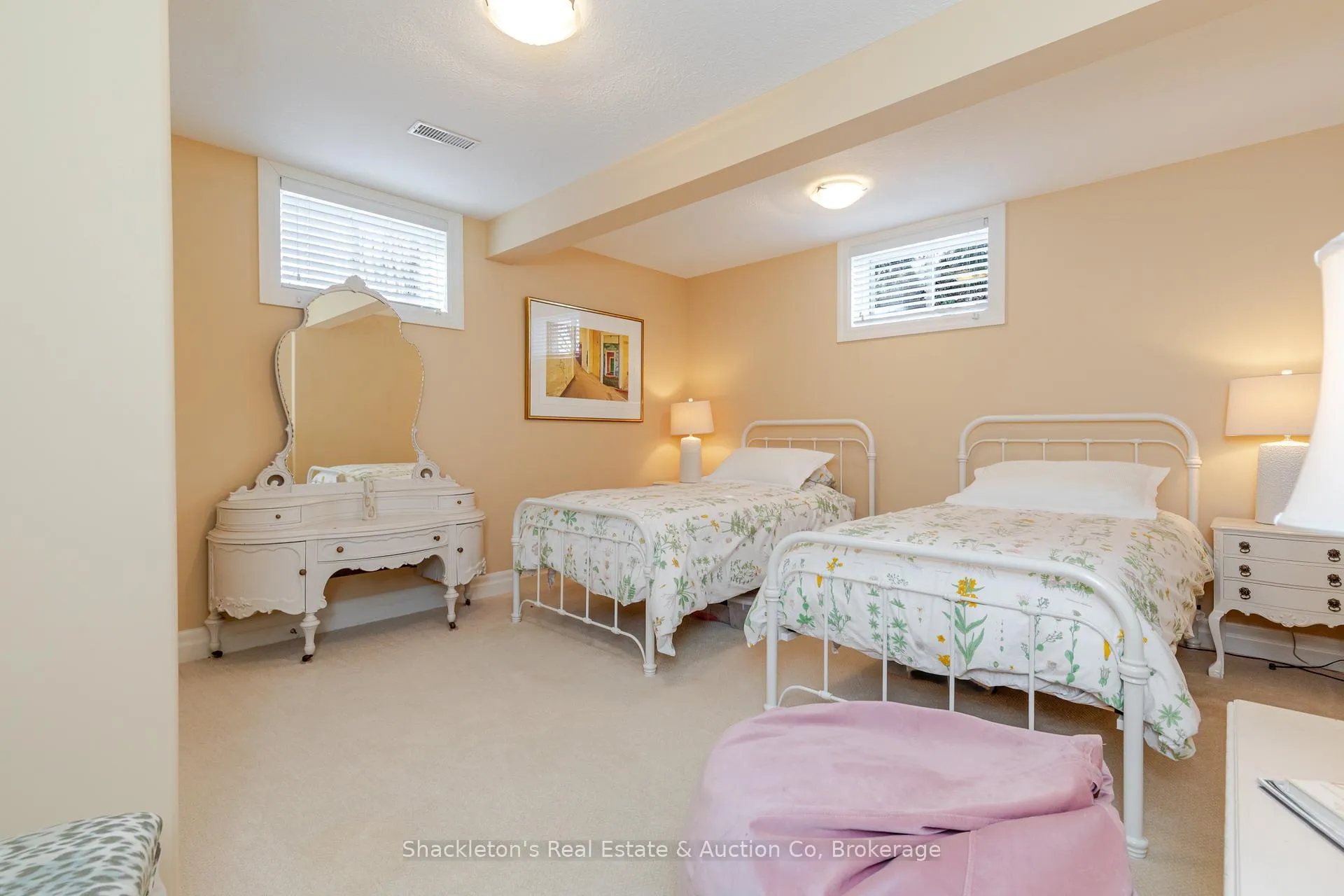 Photo 37 of 27 North Pointe Drive, Stratford — HOMEH