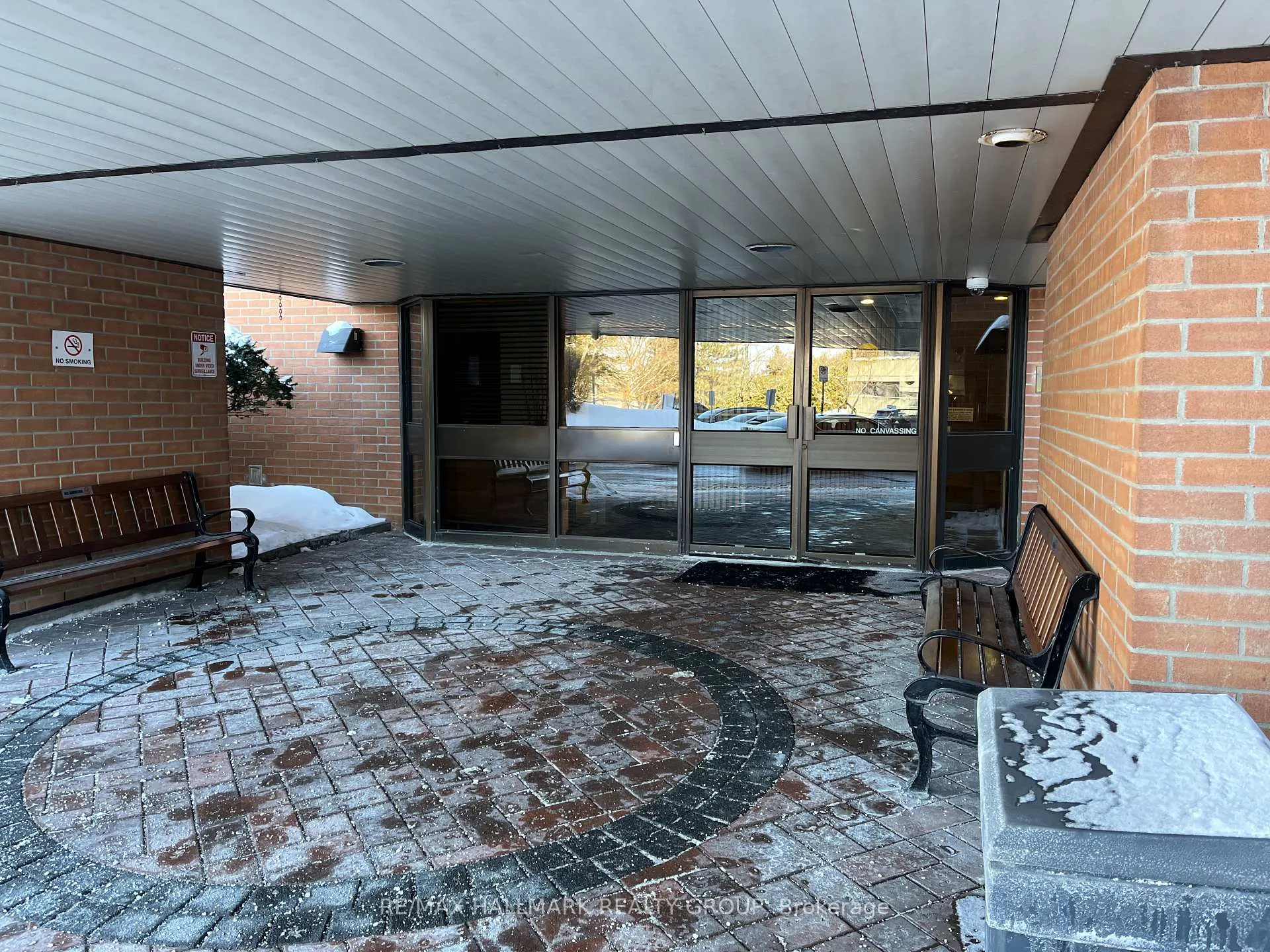 Photo 2 of Unit 708, 80 Sandcastle Drive, Ottawa, Leslie Park — HOMEH